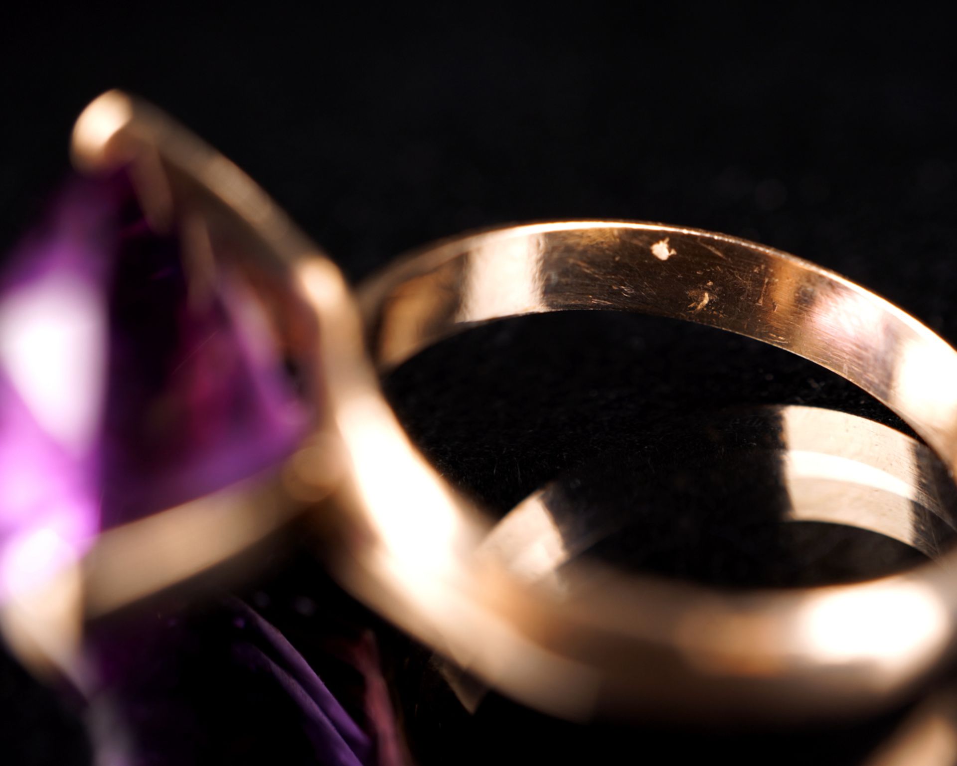 Ring mit violettem Saphir (synthetisch), GG 333 - Bild 5 aus 5