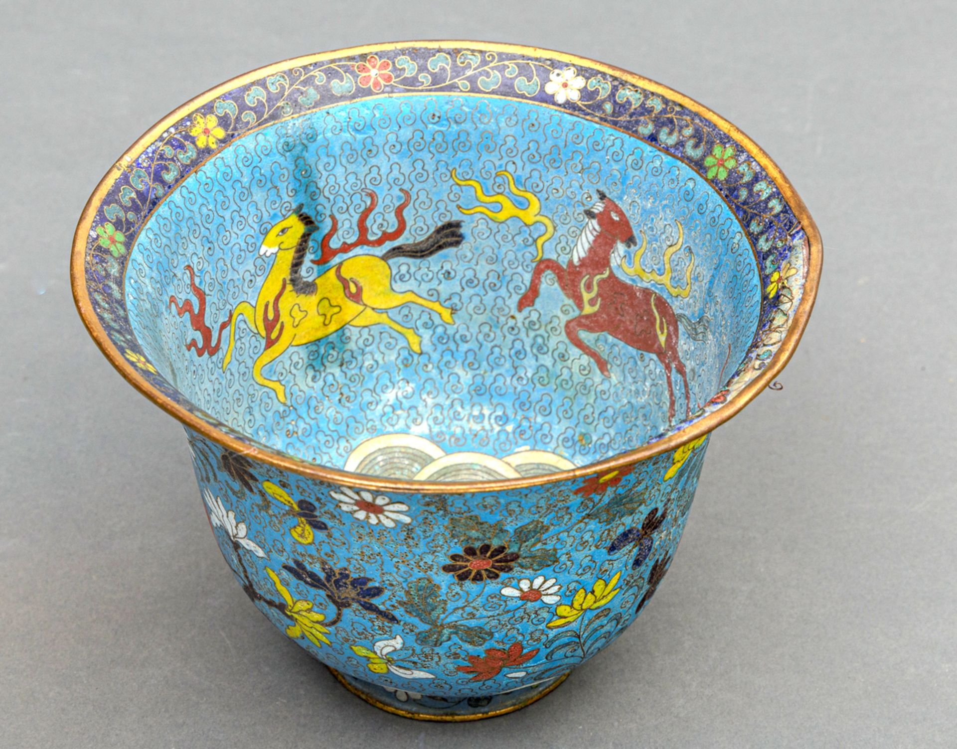 Cloisonné-Cachepot, wohl China, 19. Jh. - Bild 2 aus 3