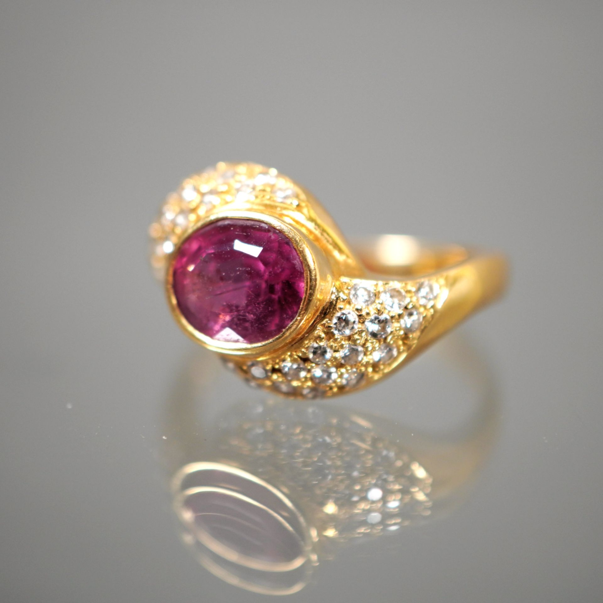 Ring mit Turmalin und Brillanten, GG 750 - Image 2 of 4