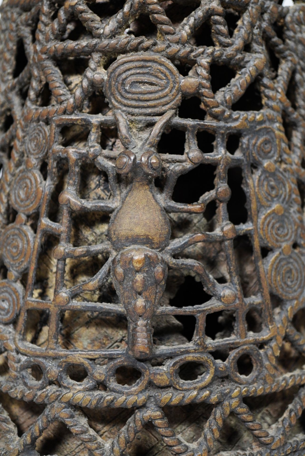 Figur in Glockenform, Volk der Bamum, Kameruner Grasland - Bild 8 aus 9