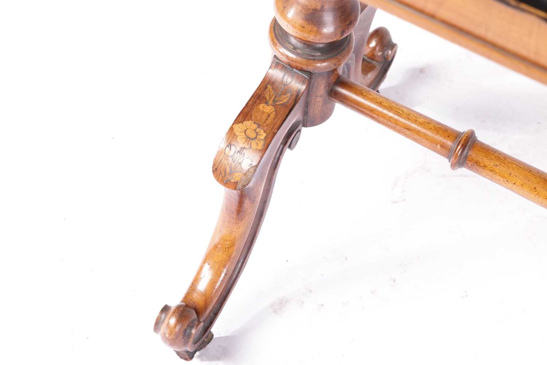 A Victorian marquetry inlaid walnut rectangular end table, the broad crossbanded top with a border - Image 5 of 7