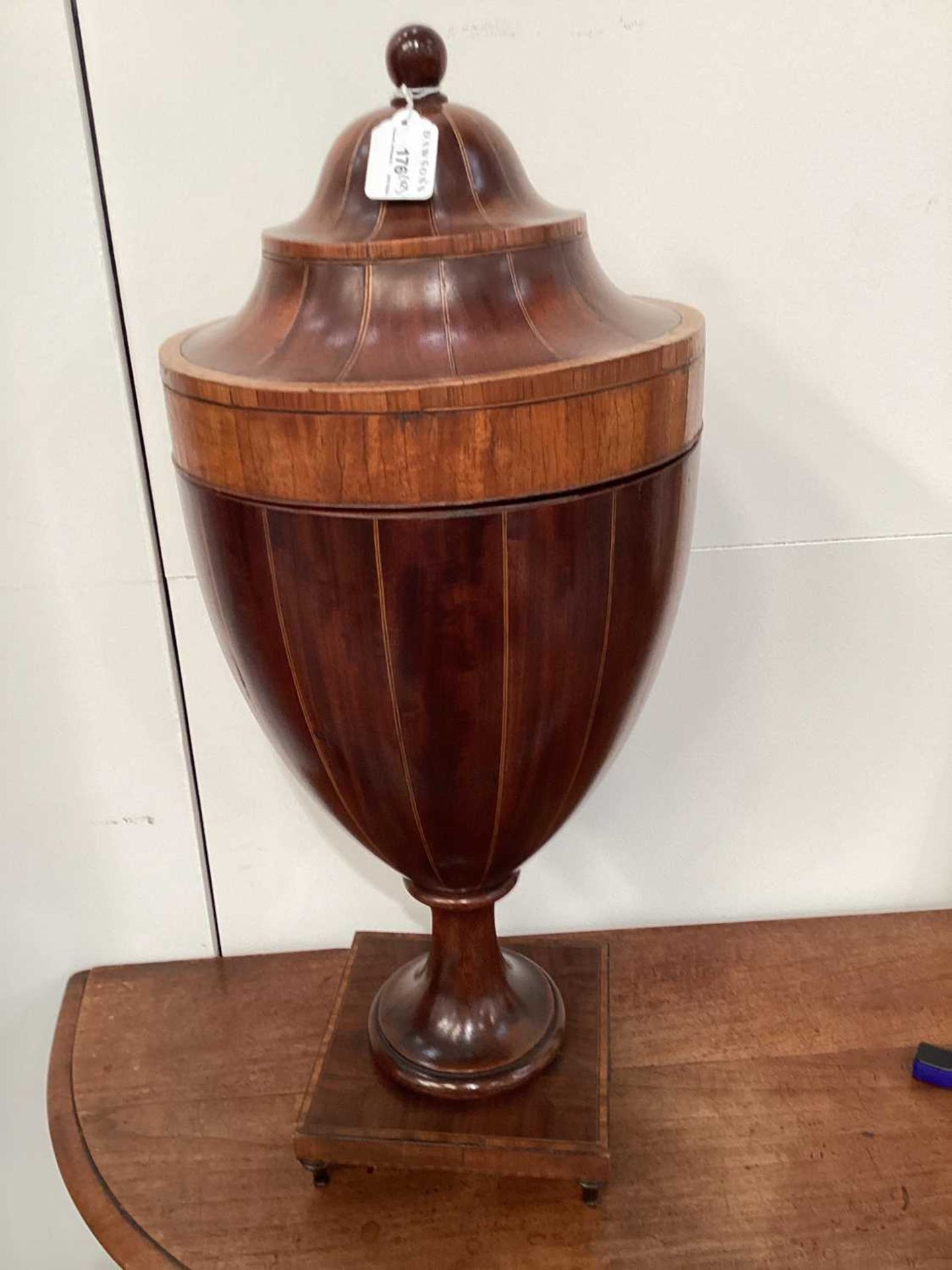 A fine pair of George III Sheraton period mahogany cutlery urn and covers, with fitted galleries - Image 17 of 18