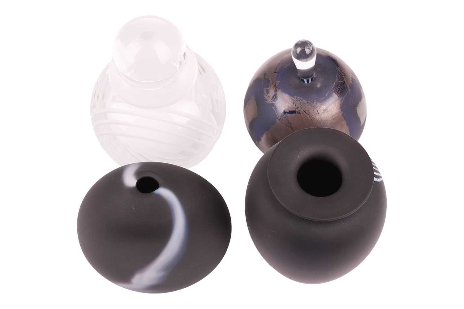An Adam Aaronson glass scent bottle, of iridescent ovoid form, 9 cm high, together with a clear - Image 3 of 8