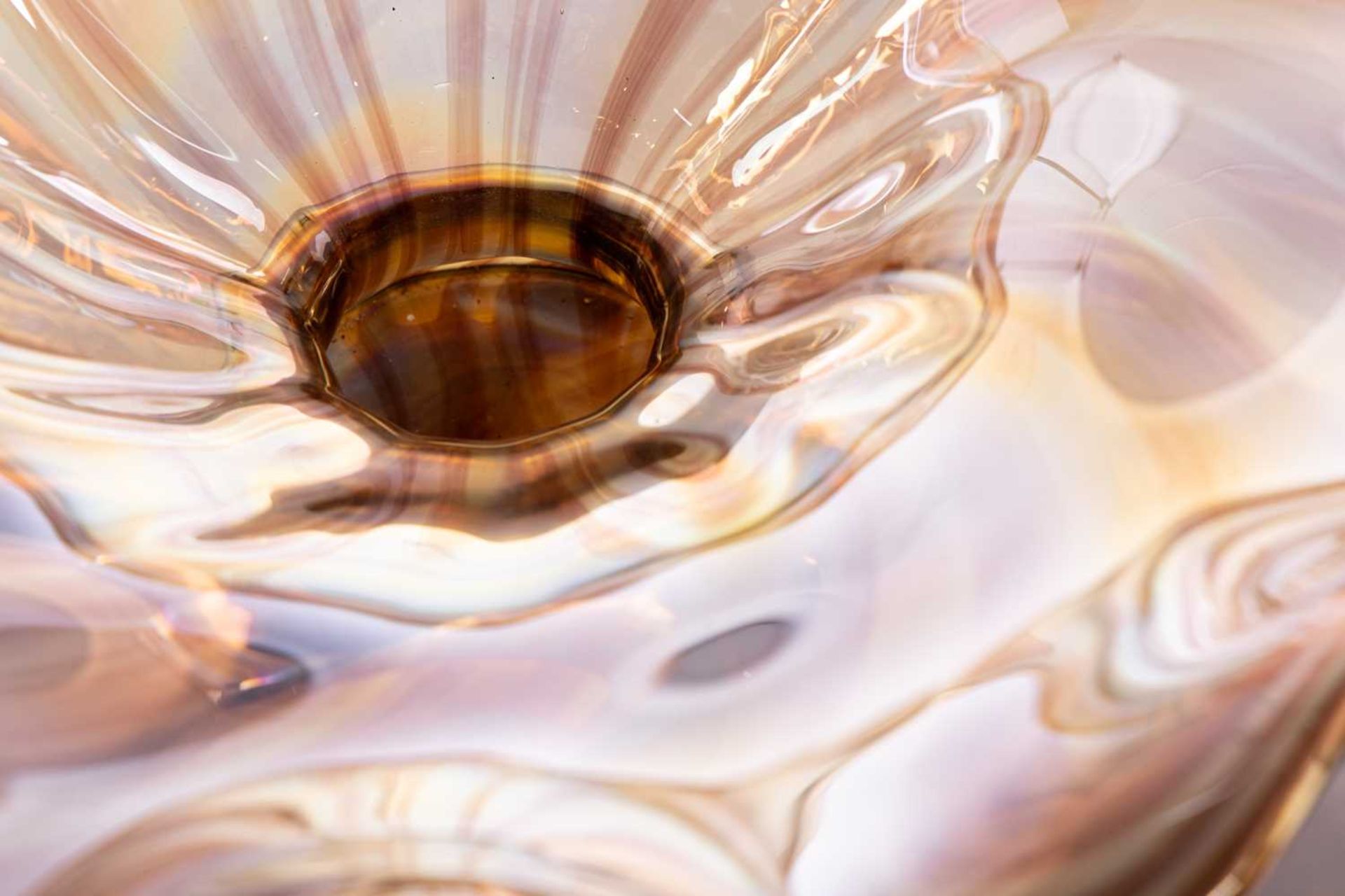 A large Sergio Costantini Murano art glass bowl, of smoked amber colour with wavy edge rim, - Image 4 of 8