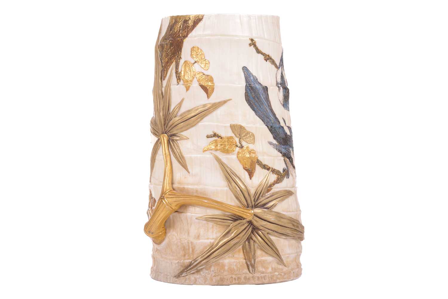 A large Worcester Aesthetic Movement vase, late 19th century, of tree-trunk form with two magpies - Image 3 of 6