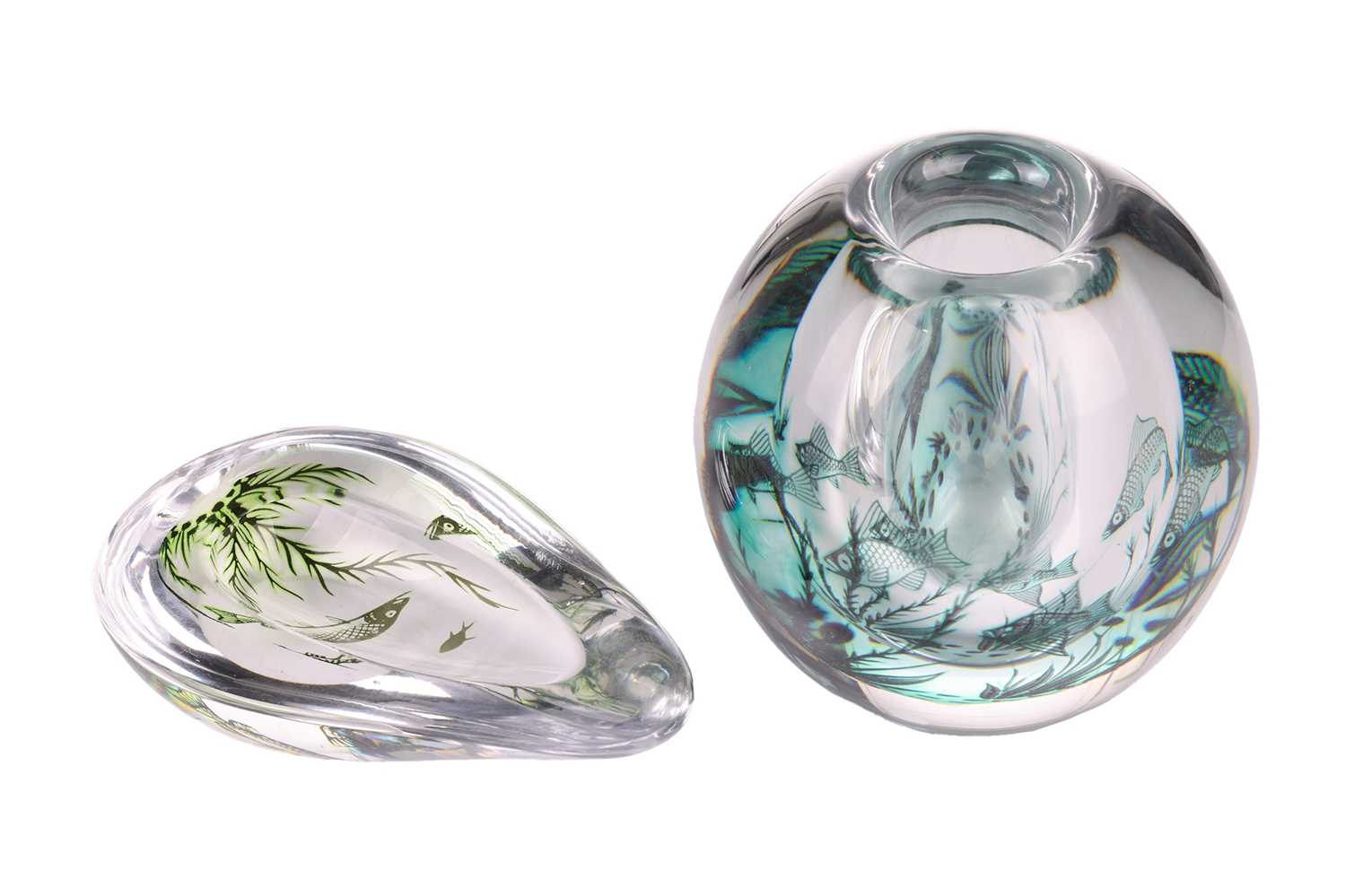 Edward Hald (1883-1980) for Orrefors, a Fiskgraal glass vase, with internal decoration of fish - Image 2 of 5
