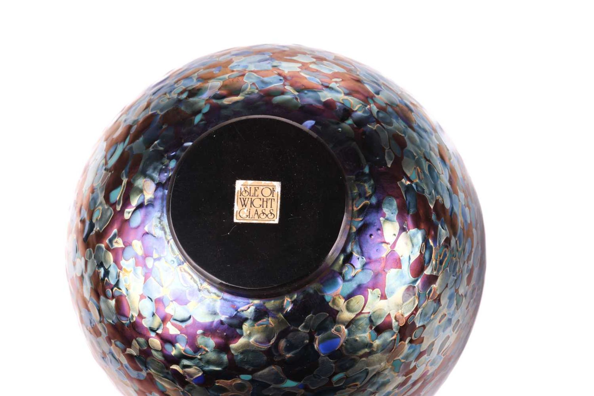 An Isle of Wight iridescent glass vase, 10 cm high x 12 cm diameter, together with further ( - Image 3 of 4