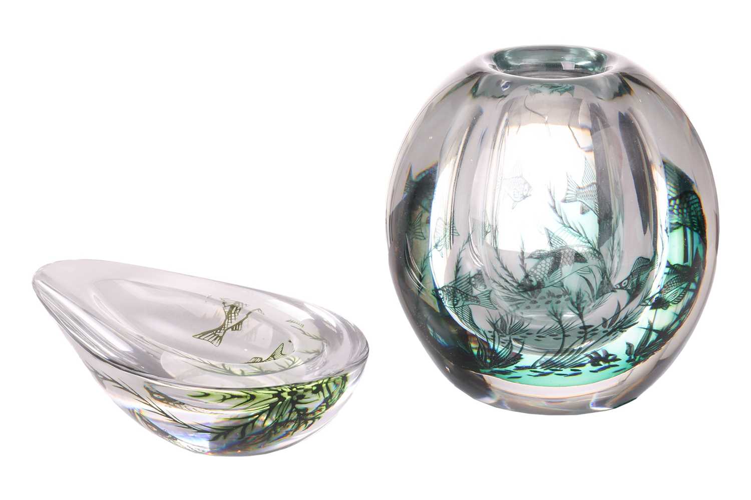 Edward Hald (1883-1980) for Orrefors, a Fiskgraal glass vase, with internal decoration of fish - Image 3 of 5
