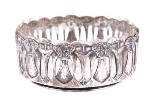 A German silver Jugendstil bowl, by Lazarus Posen Witwe Posen, 800 standard, the pierced border of