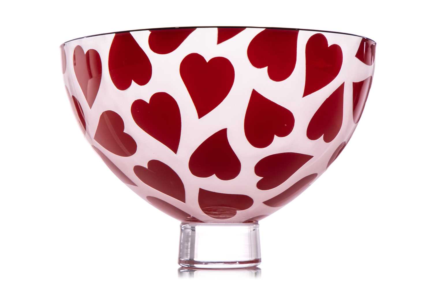 A Gillies Jones art glass bowl, with red heart decoration on a circular foot, etched signature to - Image 5 of 7