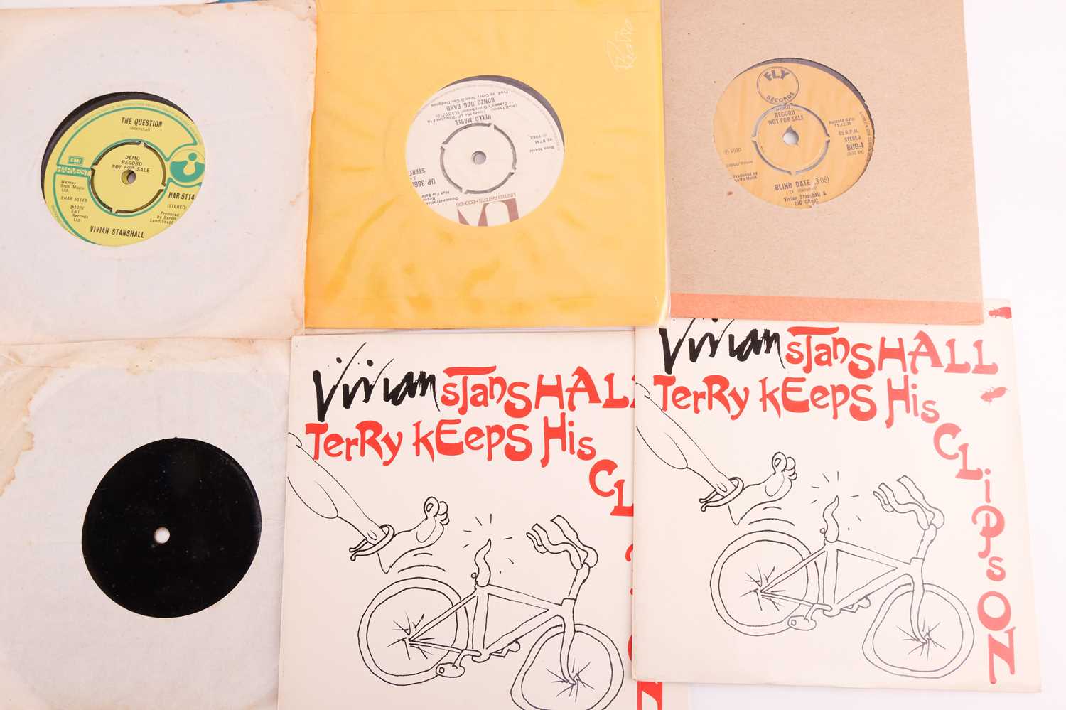 From the personal collection of Vivian Stanshall, a collection of 7" vinyl singles, comprising a Noe - Image 12 of 12