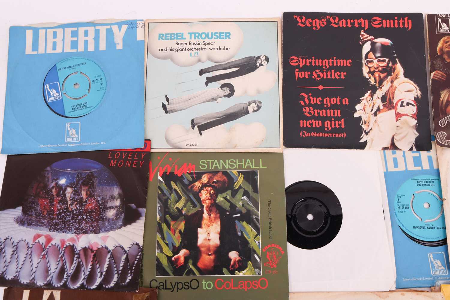 From the personal collection of Vivian Stanshall, a collection of 7" vinyl singles, comprising a Noe - Image 3 of 12