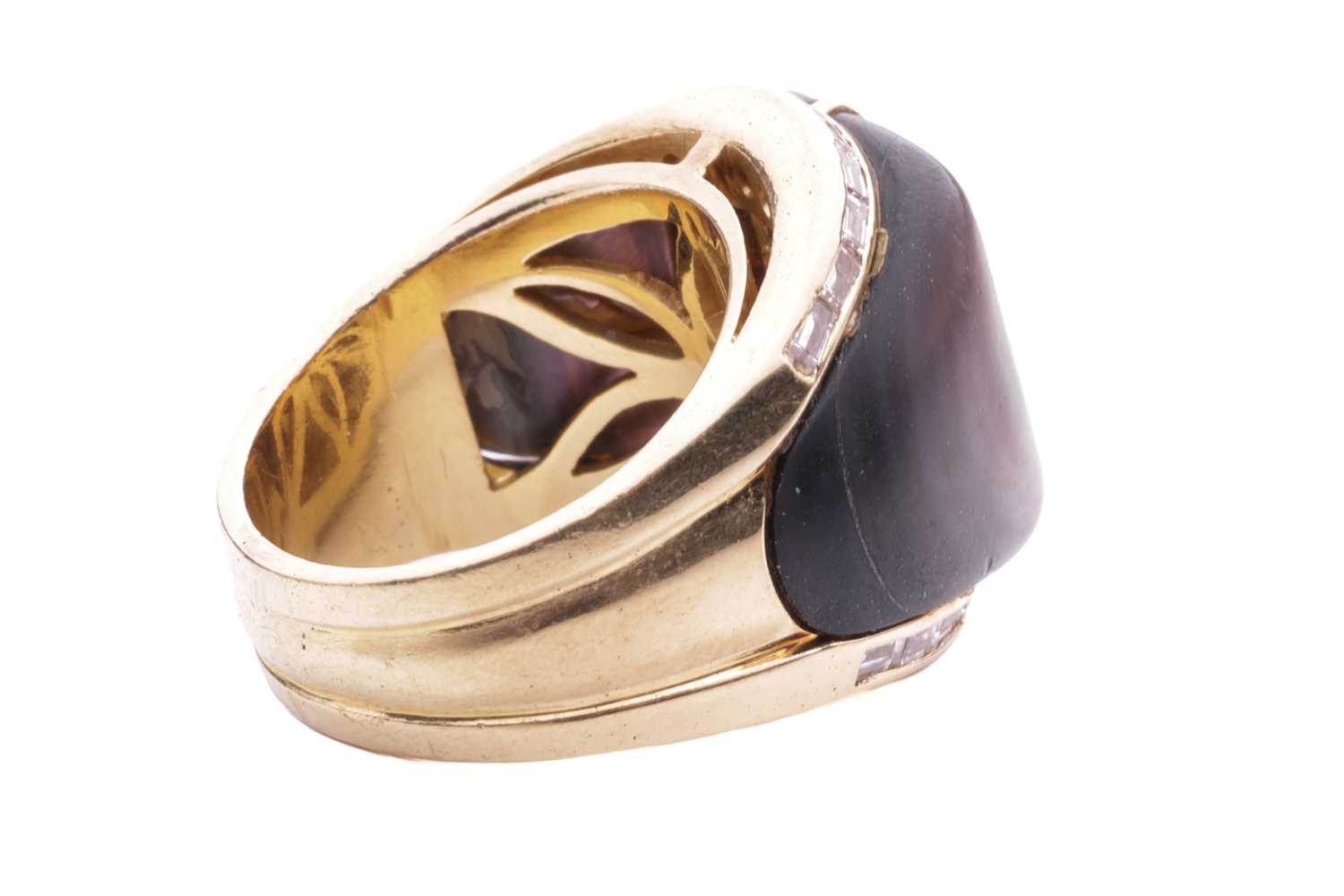 A gem-set cocktail ring, centred with a square scissors-cut garnet in collet, shoulders inlaid with  - Image 4 of 5