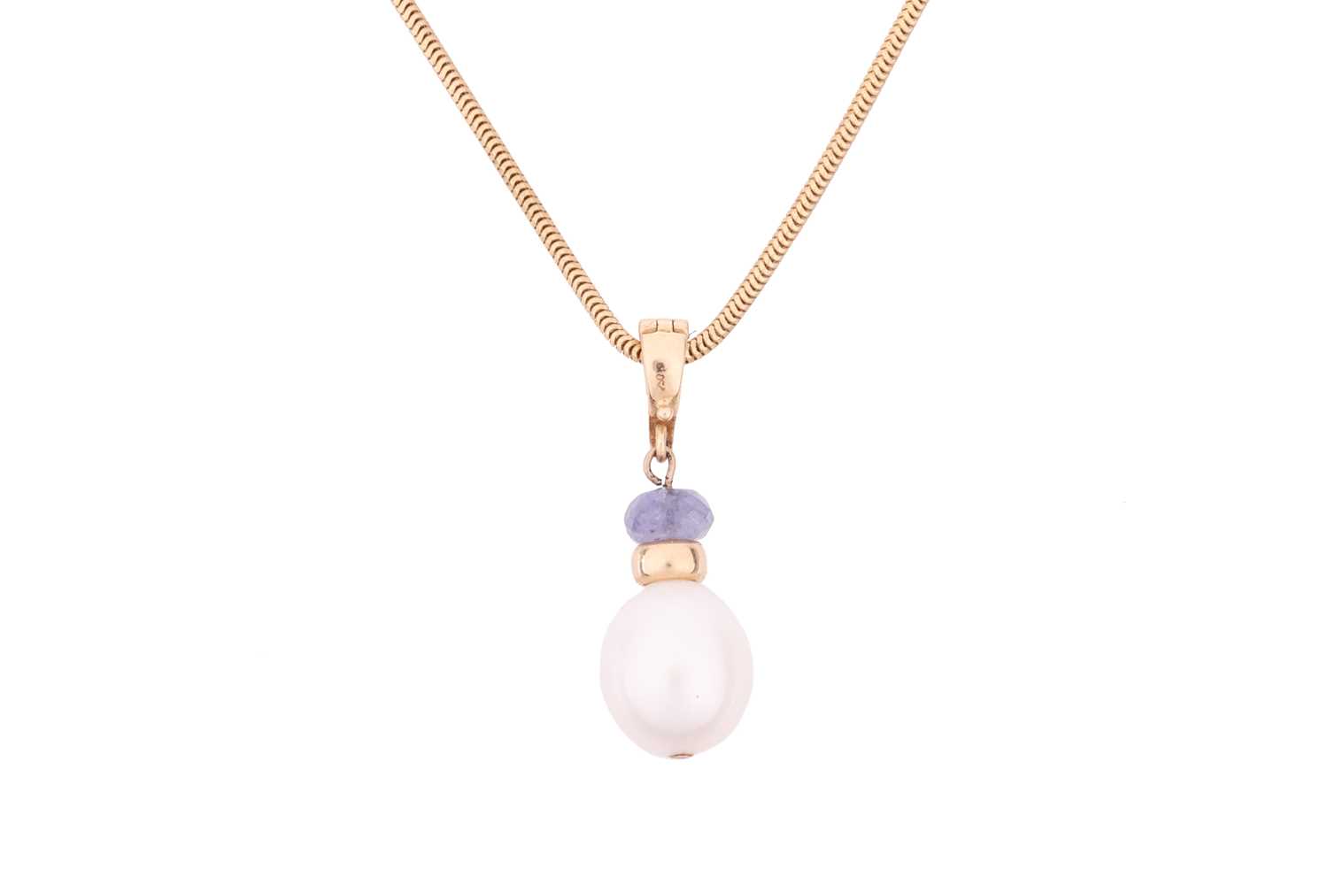 A cultured pearl and tanzanite pendant on chain, together with a pair of matching drop earrings; of  - Image 4 of 7