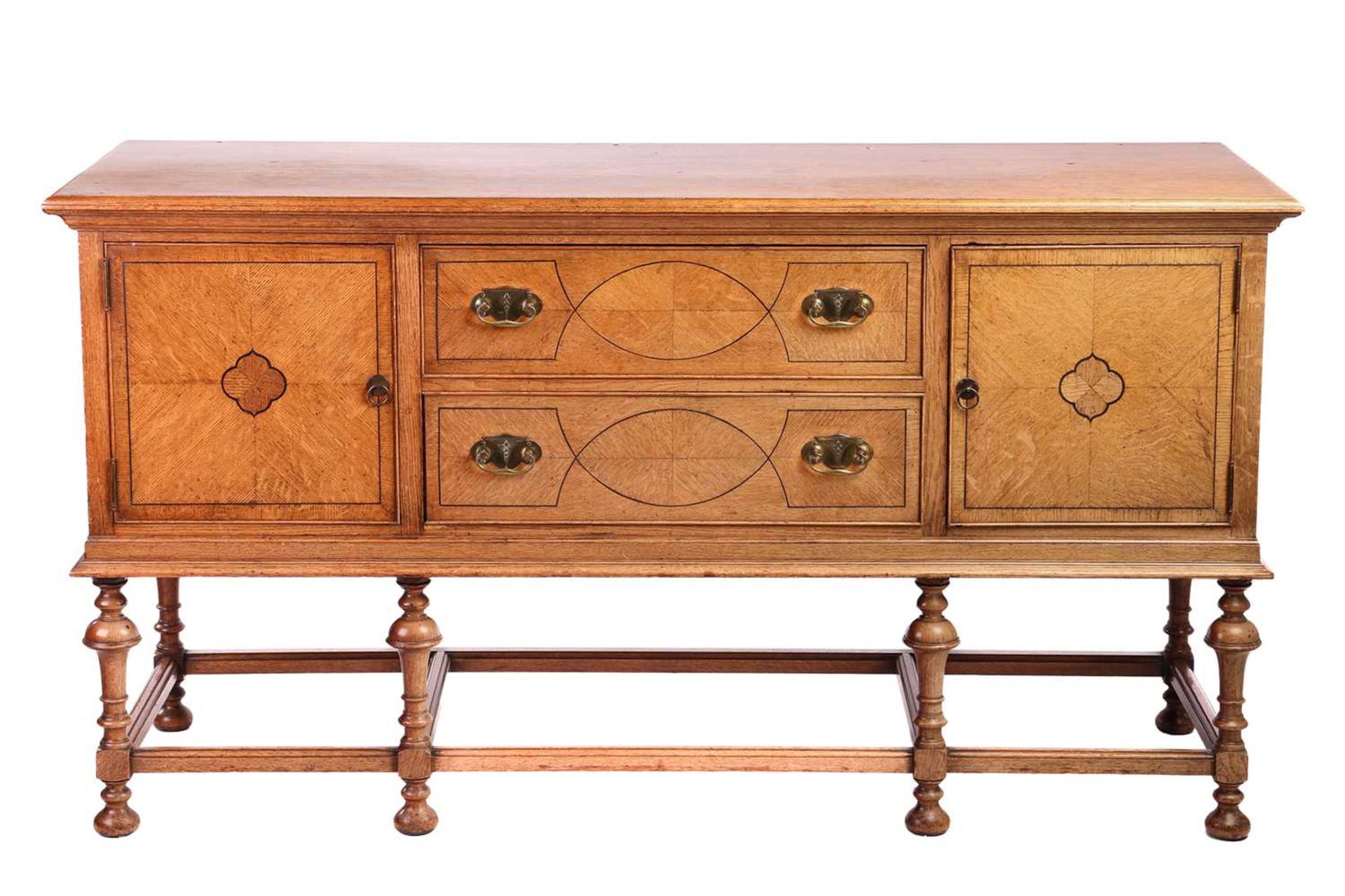 A Morgan and Co. arts and crafts oak sideboard with strung detail to the doors, raised on turned tru - Bild 3 aus 6