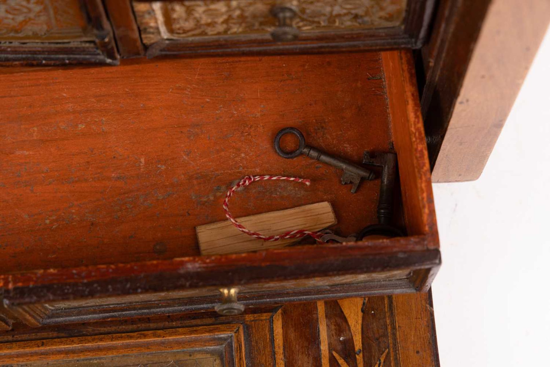 An early to mid 17th century South German Augsburg-type walnut table cabinet, the exterior with simp - Image 14 of 15