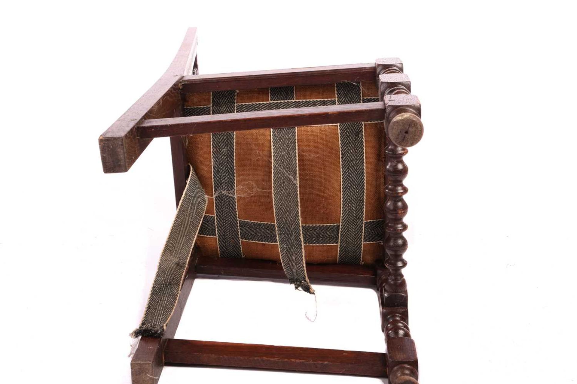 A part 17th century oak South Yorkshire back stool with "Portuguese" worked leather seat. over a tur - Bild 7 aus 7