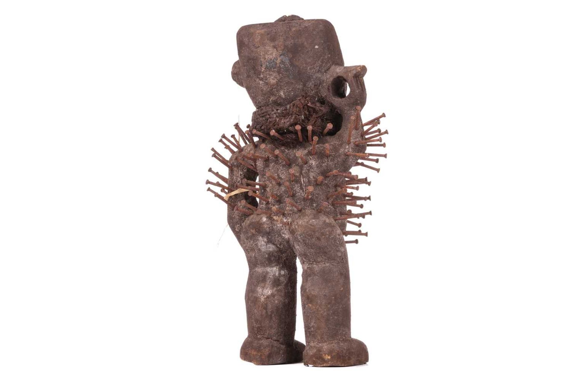 A small Bakongo nail fetish standing figure, 20th century, 22 cm high. - Bild 2 aus 7