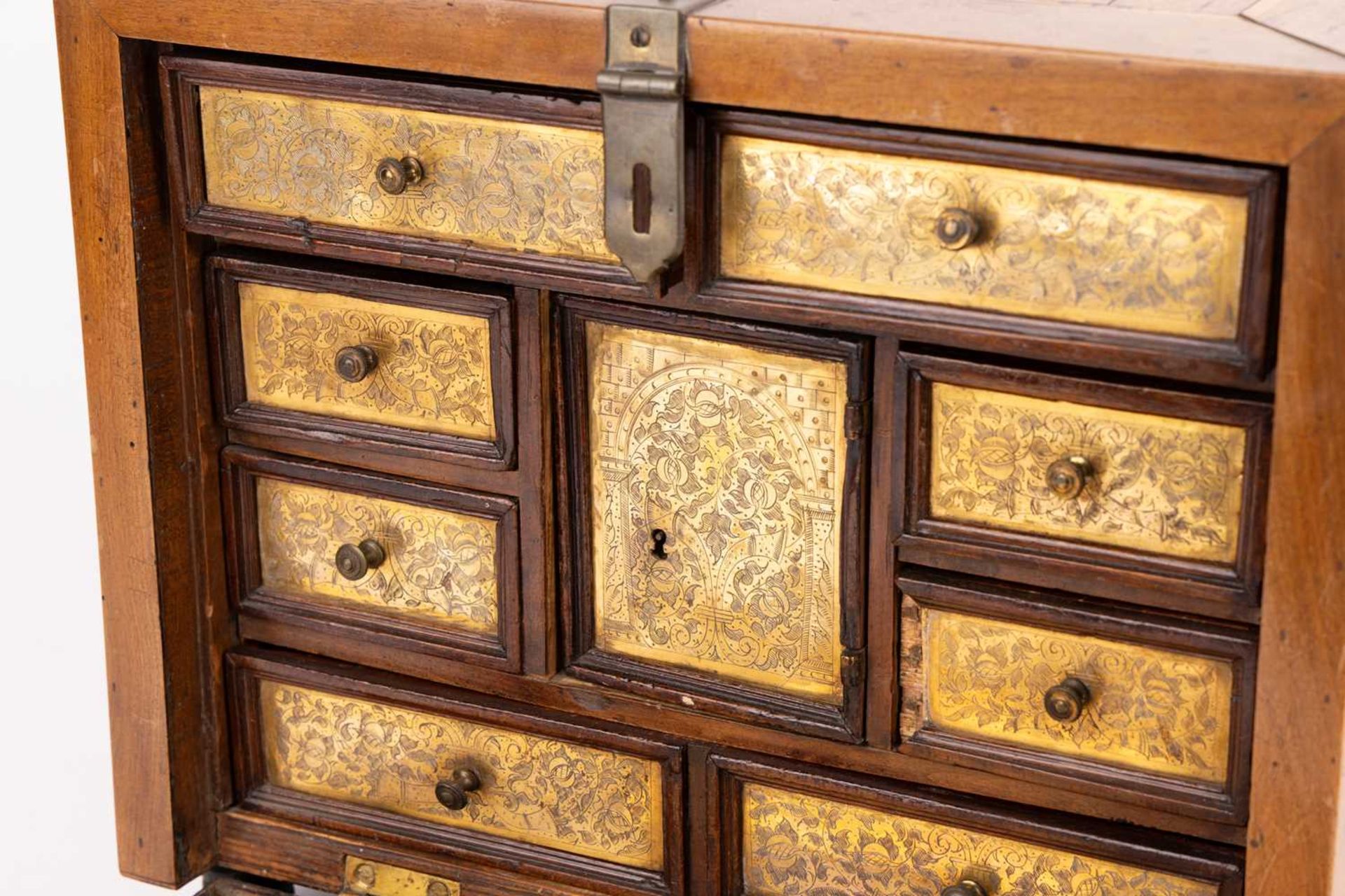 An early to mid 17th century South German Augsburg-type walnut table cabinet, the exterior with simp - Image 12 of 15