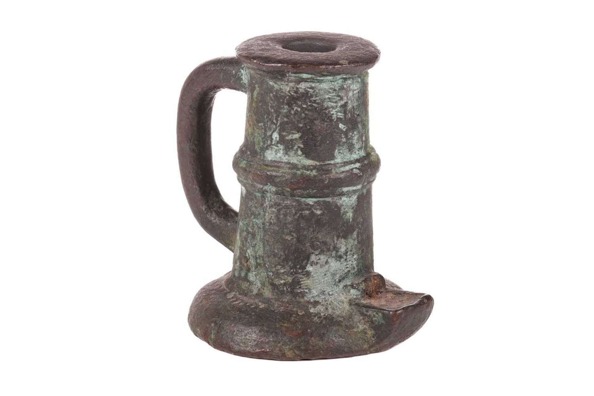 A 17th or 18th-century bronze thunder mug (signal cannon), with loop handle and ribbed centre, on a  - Image 3 of 6