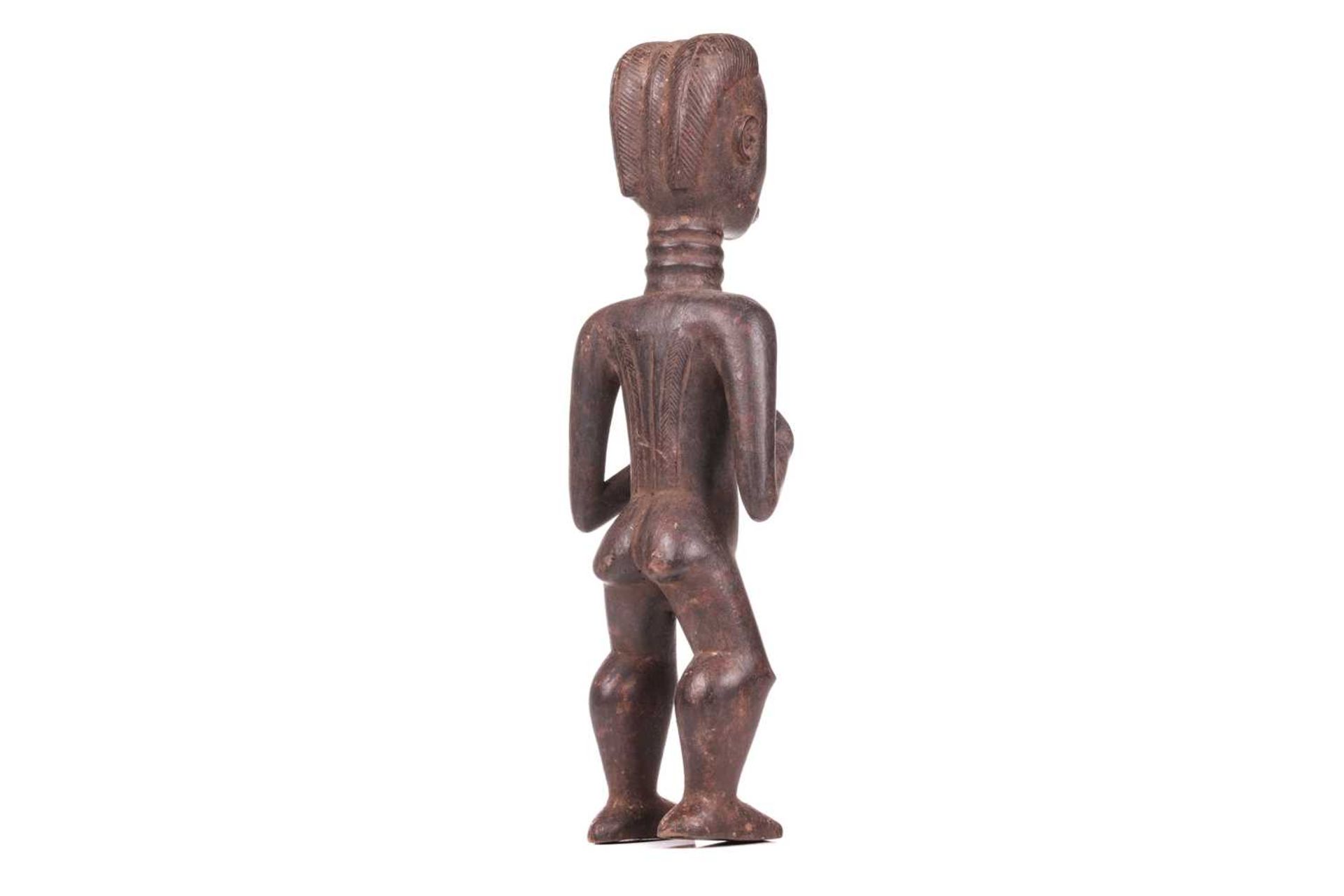 A Dan carved wood fertility standing figure, 20th century, 42 cm high. - Bild 2 aus 7
