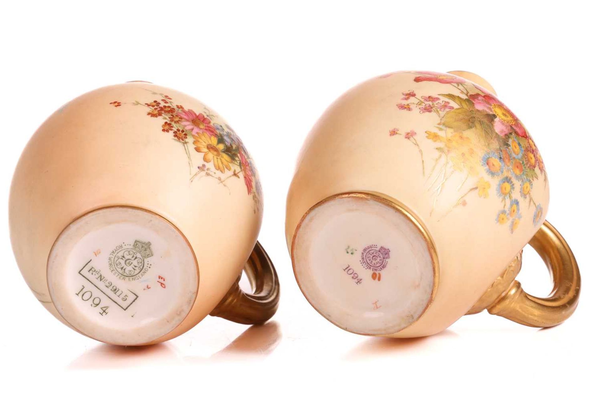 A collection of late 19th /early 20th century Royal Worcester "Stained Ivory, Blush Ivory and Vellum - Bild 9 aus 14