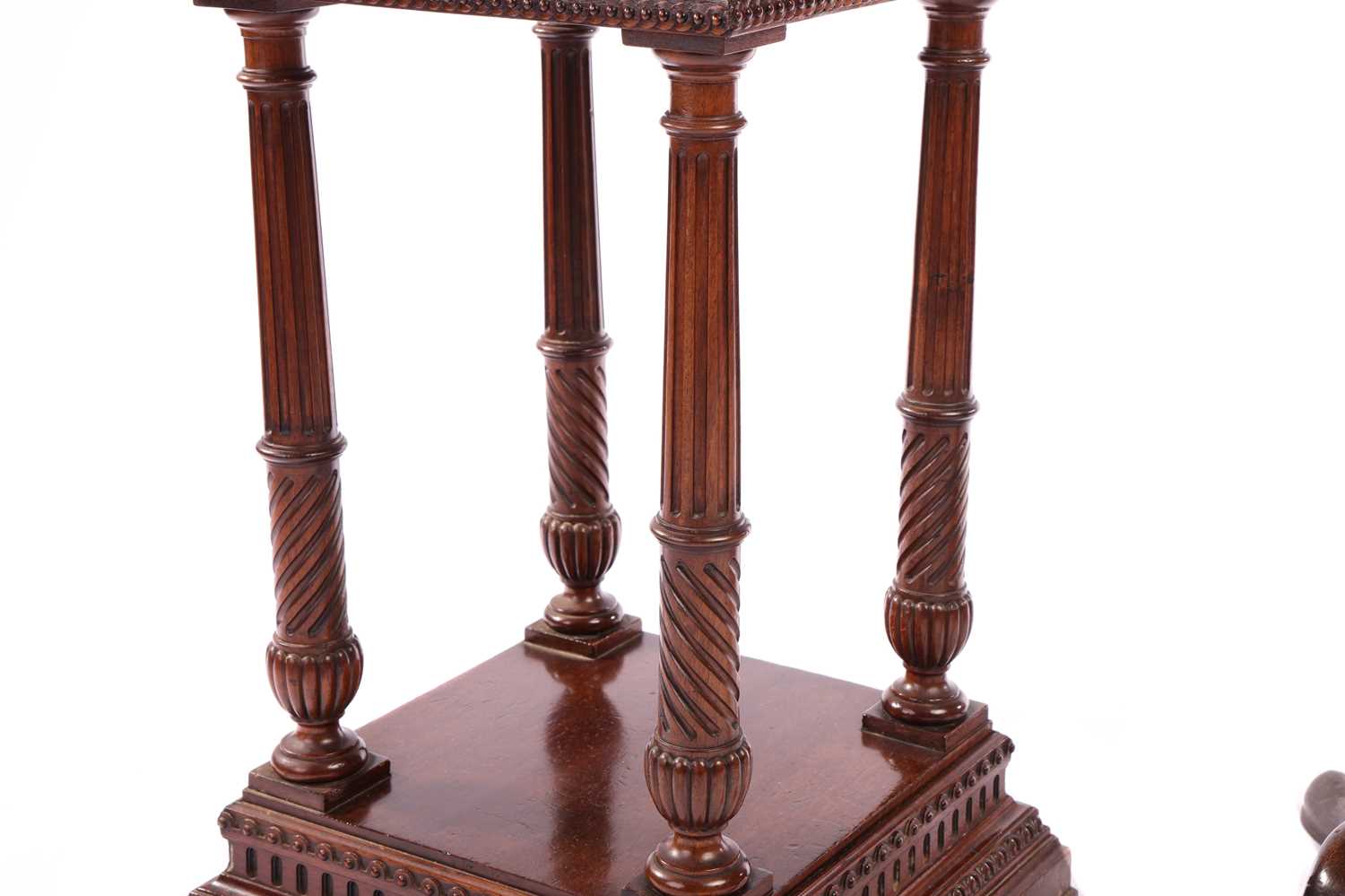 An Edwardian mahogany two-tier pedestal of architectural, form with dentil moulding and fluted colum - Image 4 of 6