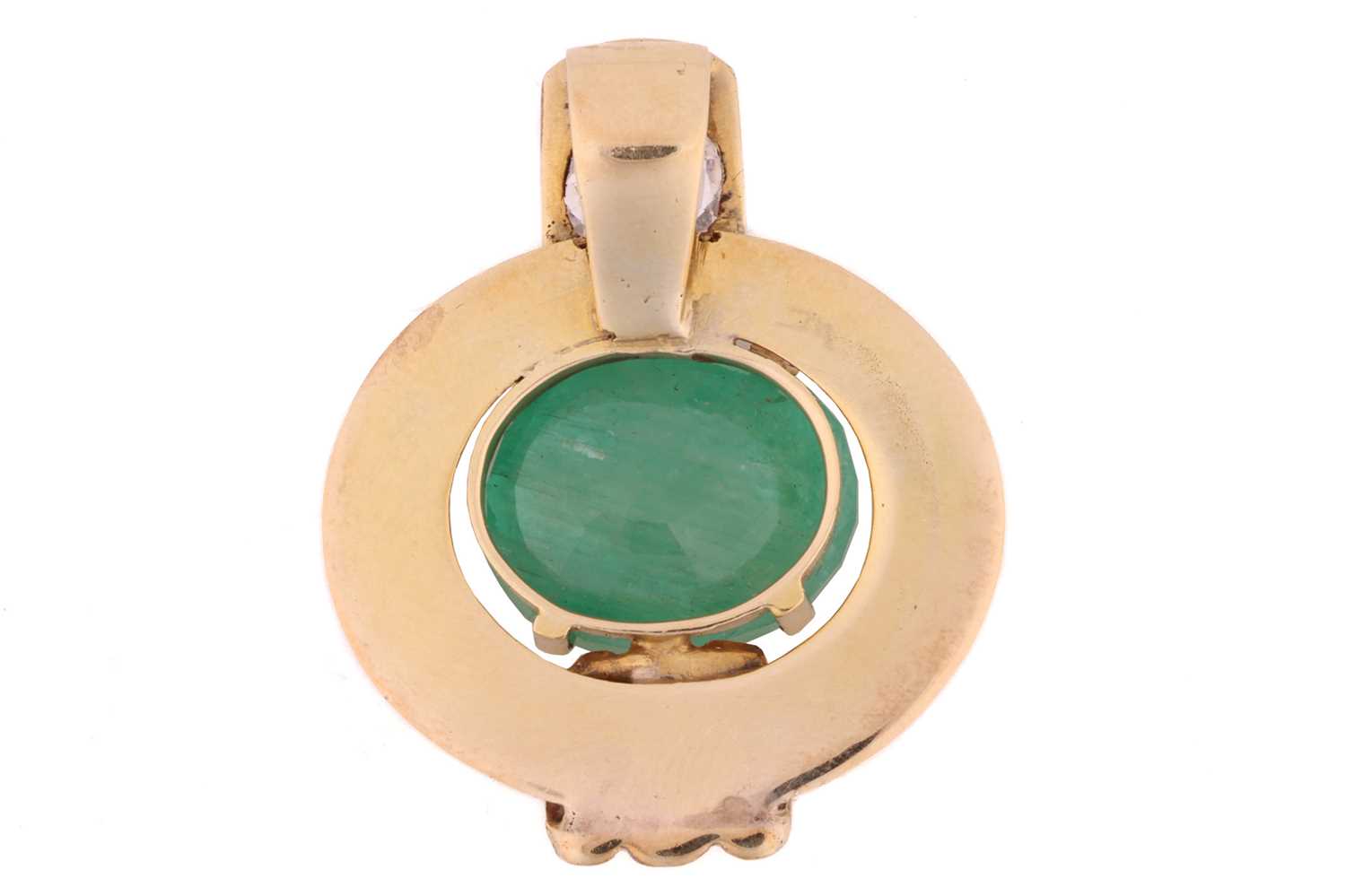 An emerald and white sapphire pendant, set with a central oval-cut emerald in claw mount, approximat - Image 2 of 2