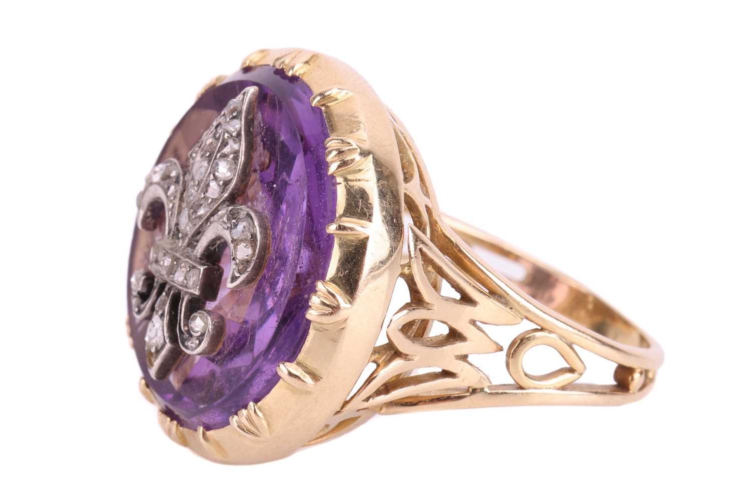 An amethyst fleur-de-lis cocktail ring, the fleur-de-lis emblem set with rose cut diamonds and mount - Image 2 of 4