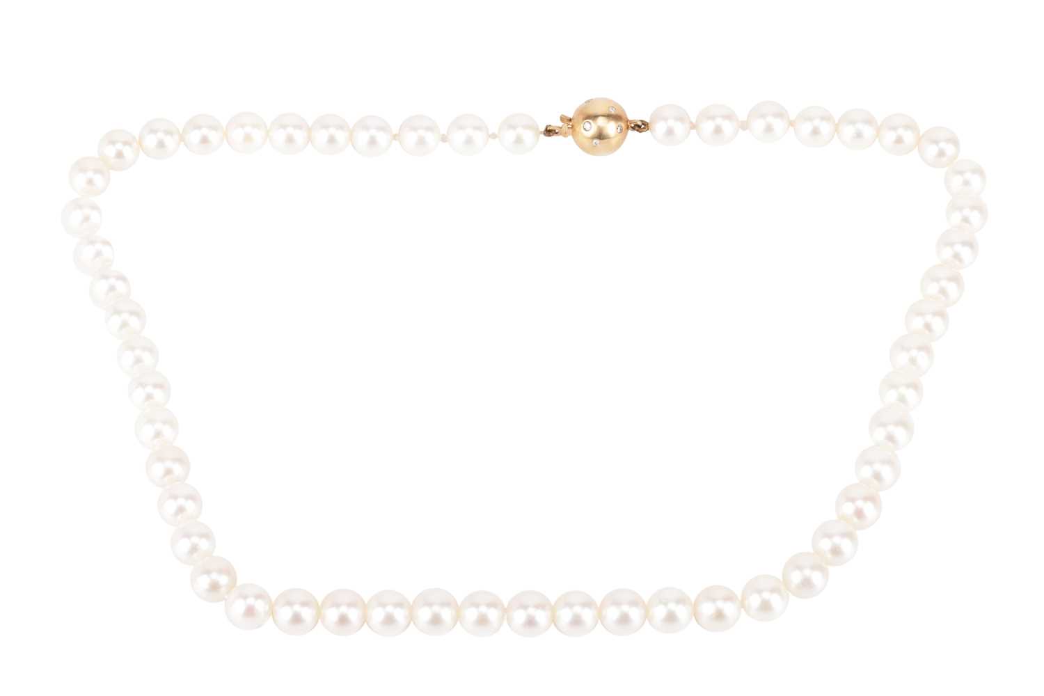 A cultured pearl necklace with diamond-set clasp, comprising a row of unified round cultured pearls,