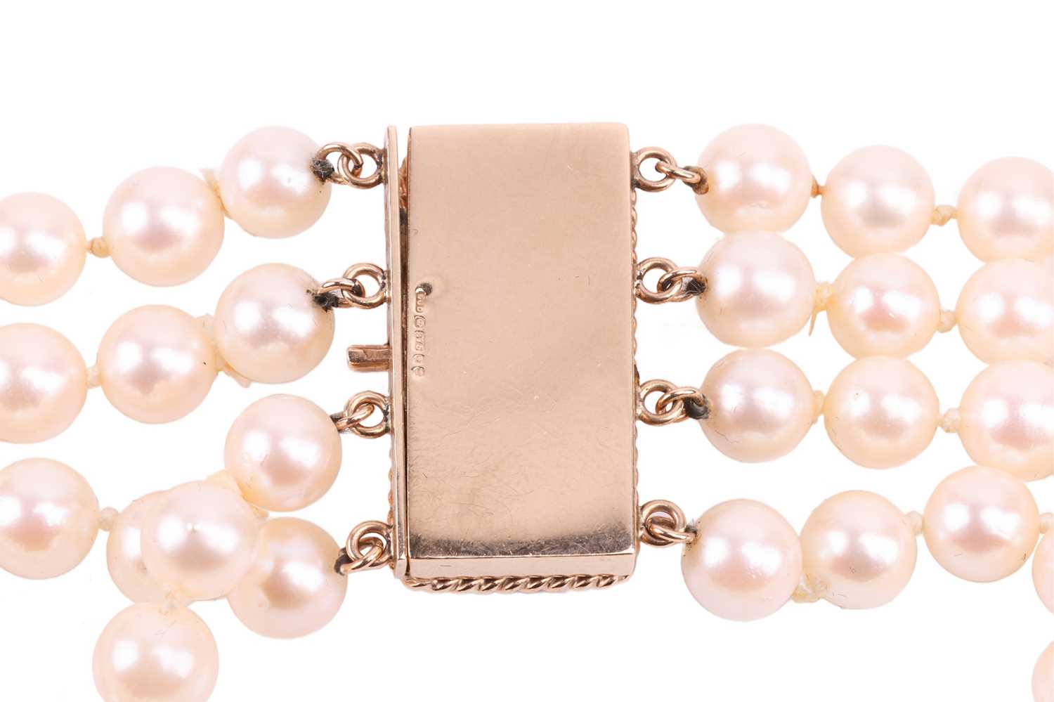 A four-strand pearl choker necklace, the cultured pearls of cream body colour with pink overtones, m - Image 3 of 6