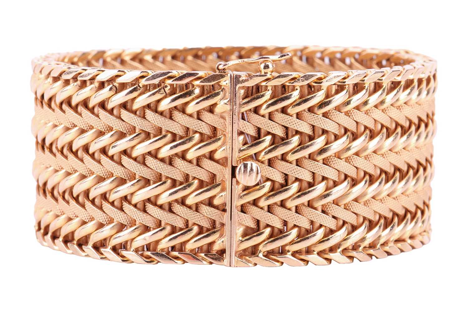A wide woven link bracelet, flat with textured details, completed with a concealed push button clasp - Image 5 of 6