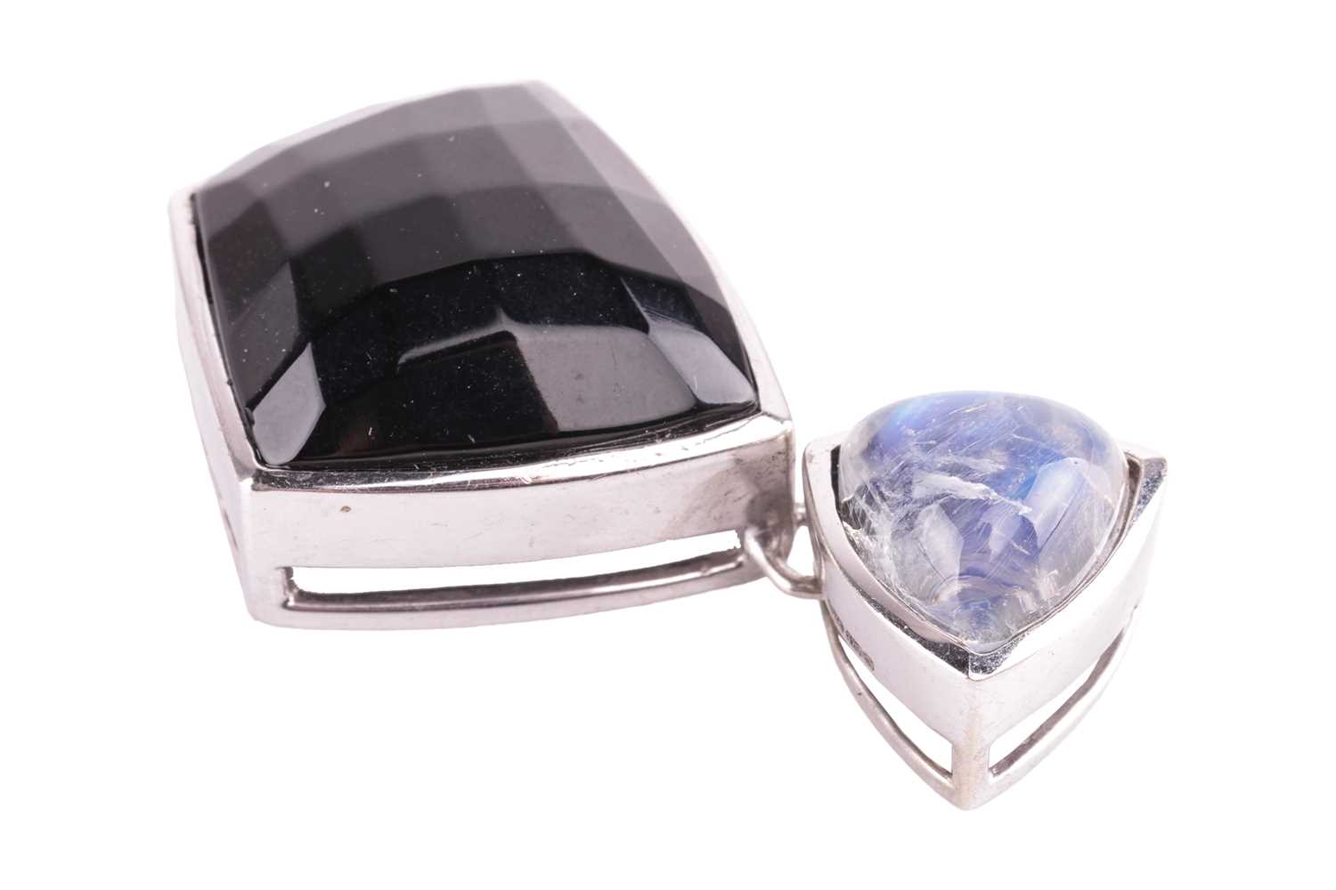 A Whitby jet and labradorite pendant in 9ct white gold, containing a shield-shaped chequerboard face - Image 2 of 4
