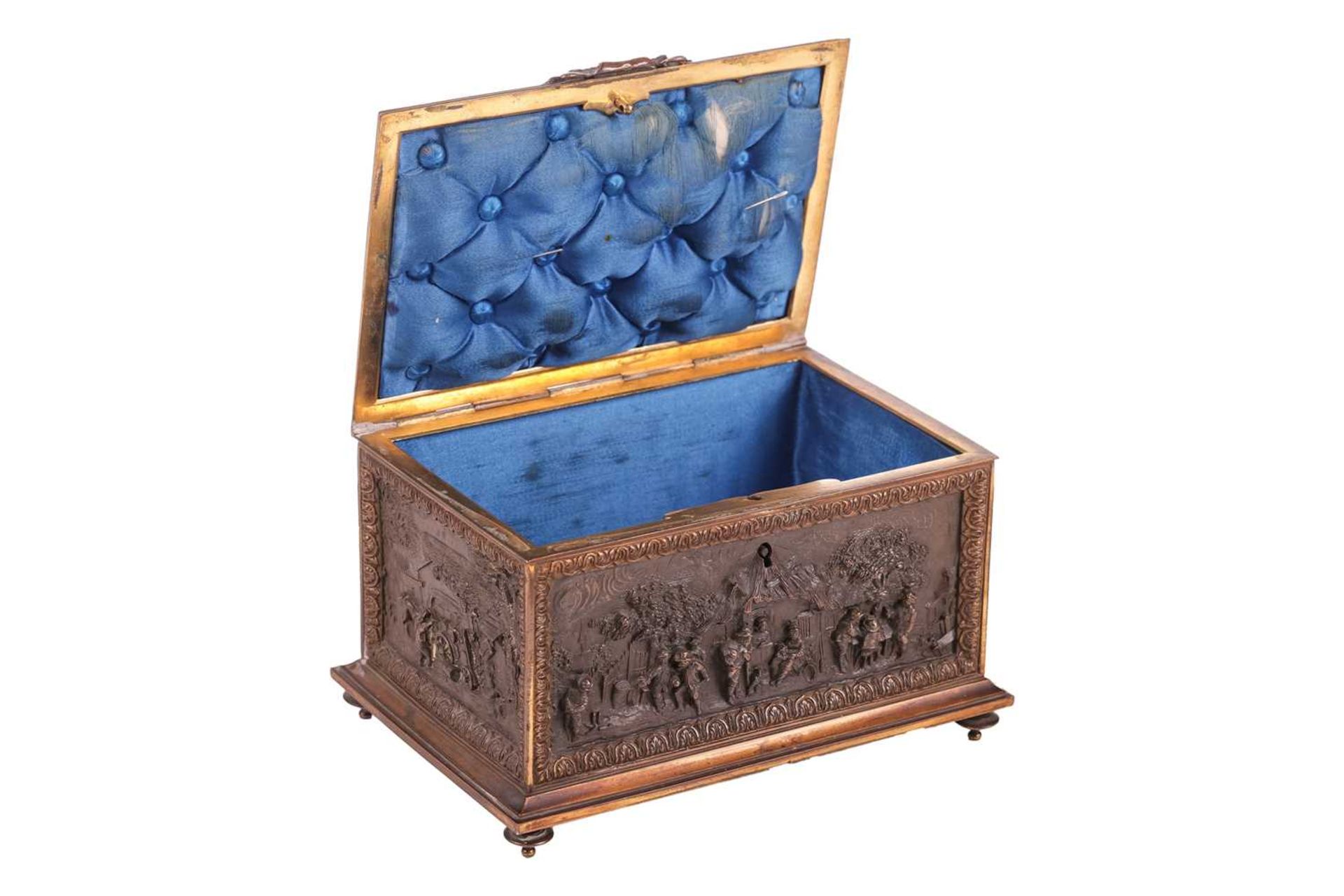 A French late 19th century gilt and oxidized bronze rectangular table casket, the caddy-top and side - Bild 4 aus 9
