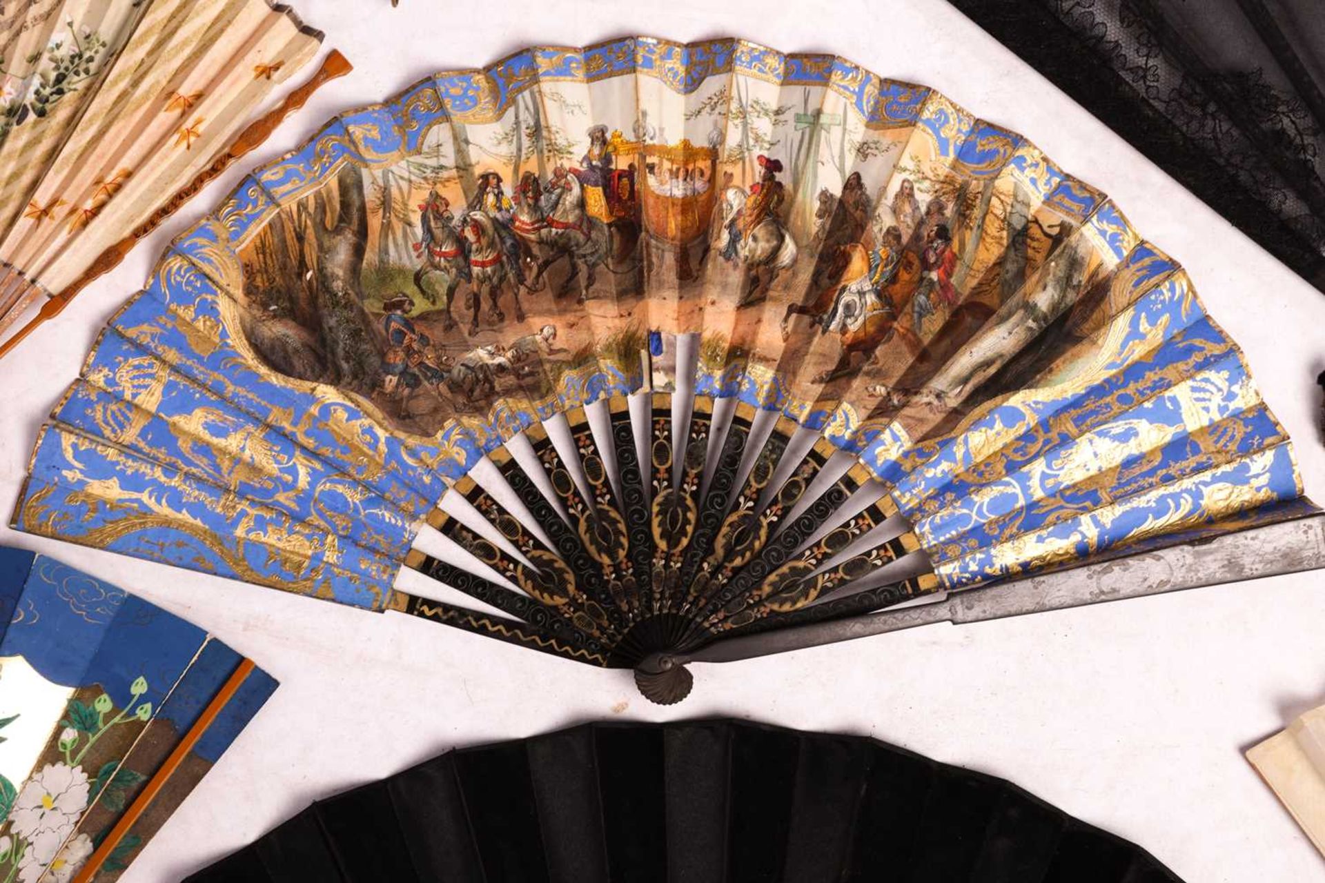 A collection of ten late 19th and early 20th century fans, Japanese, Chinese and European, including - Image 9 of 15
