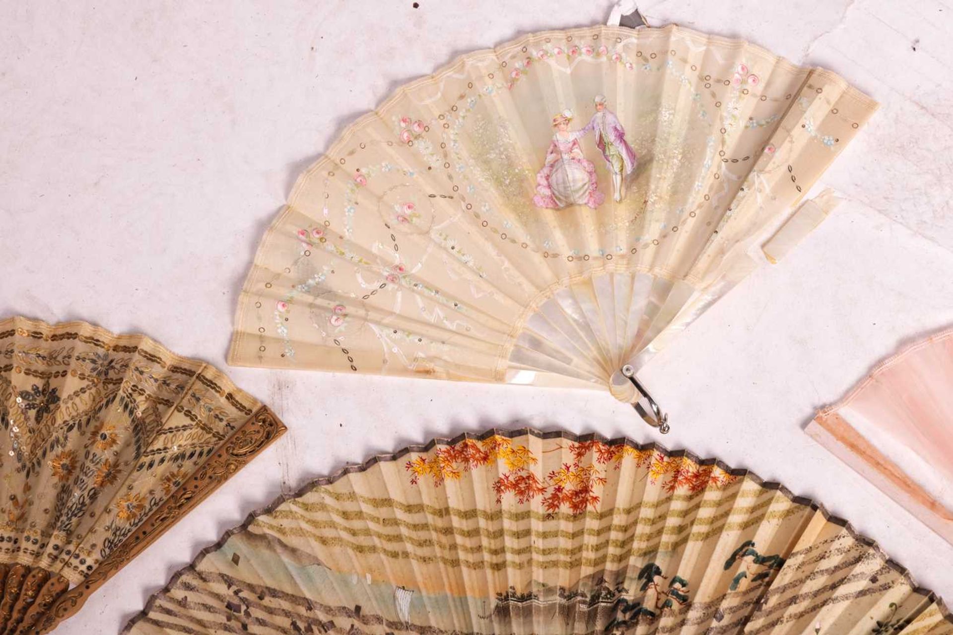 A collection of ten late 19th and early 20th century fans, Japanese, Chinese and European, including - Image 10 of 15