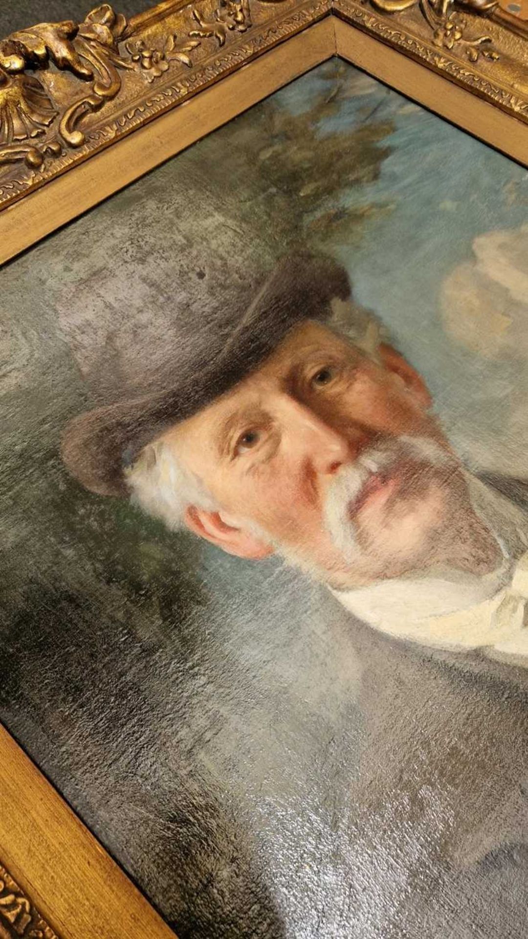 William Llwellyn (1858-1941), Bust length portrait of a gentleman in a landscape, signed 'W. Llwelly - Bild 11 aus 13