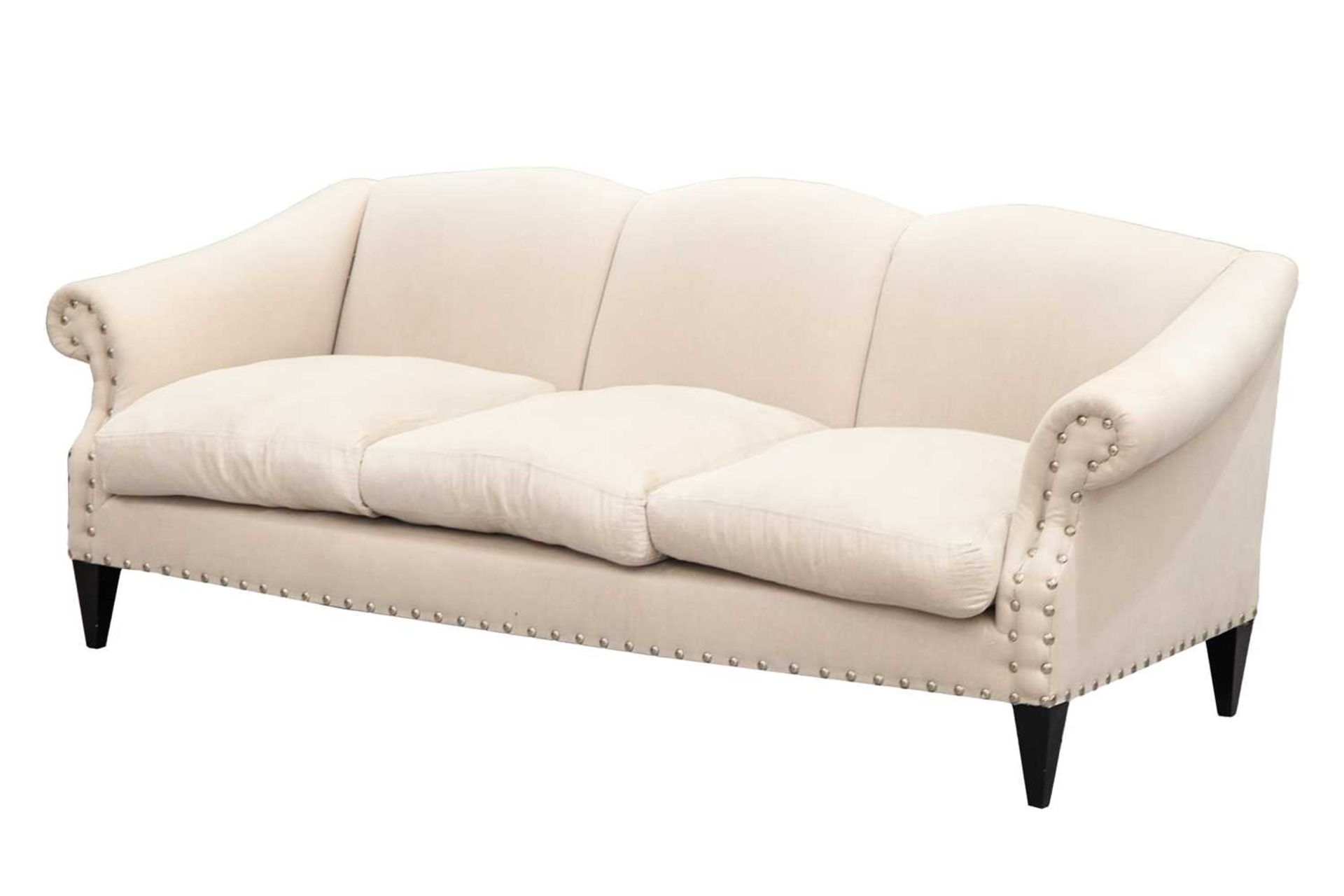 A contemporary triple camelback three-seat sofa, with oatmeal herringbone silk stuff over upholstery - Bild 3 aus 4