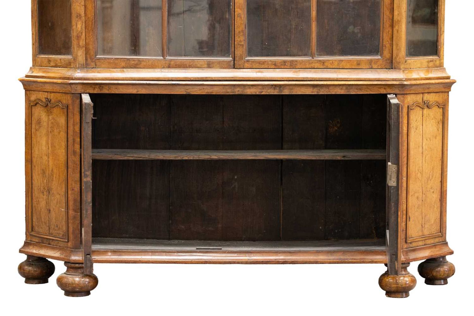 An early 18th-century style figured walnut double domed Dutch "Delft" canted display cabinet, early  - Image 4 of 10