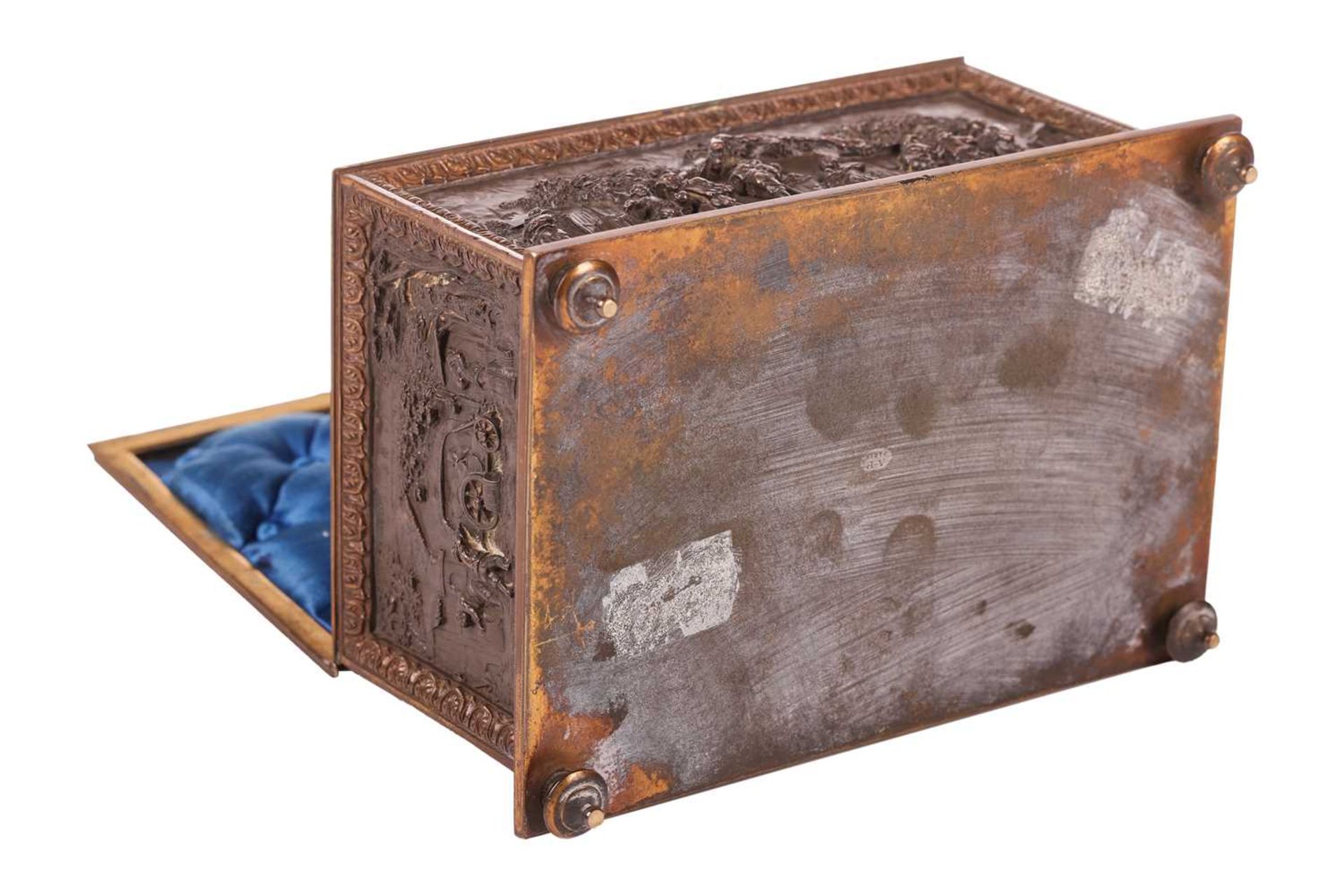 A French late 19th century gilt and oxidized bronze rectangular table casket, the caddy-top and side - Image 6 of 9