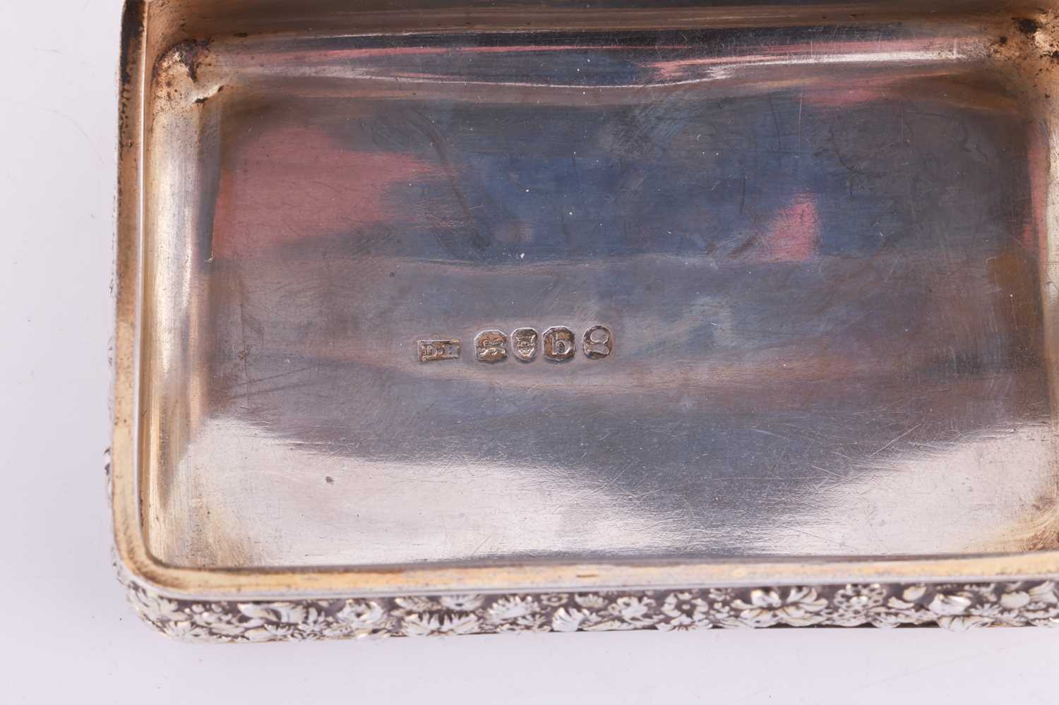 A George III silver snuff box by Daniel Hockley, London 1817, of rectangular form, cover centred wit - Image 8 of 8