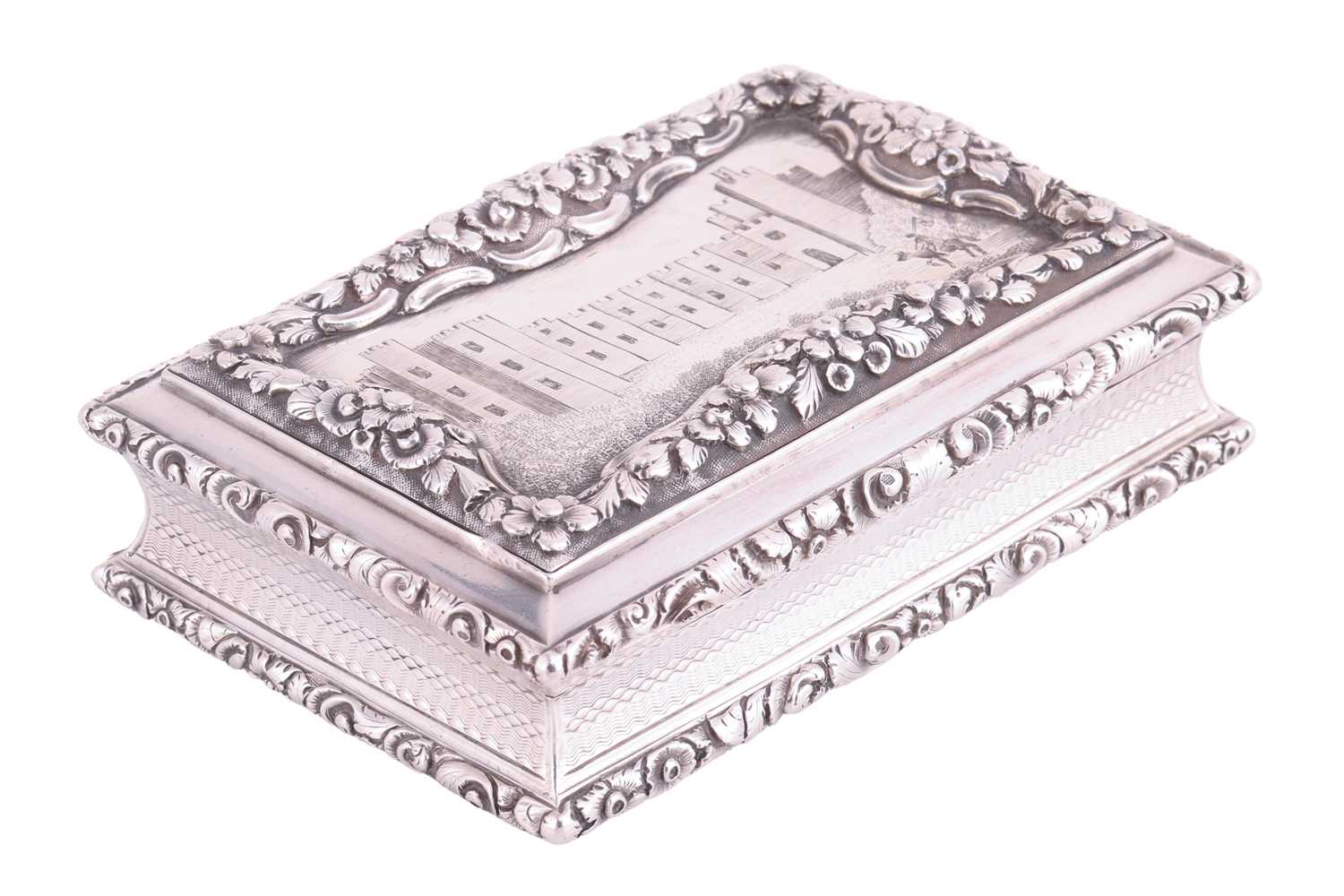 A William IV silver table snuff box by Nathaniel Mills, Birmingham 1837, of bevelled rectangular for - Bild 2 aus 8