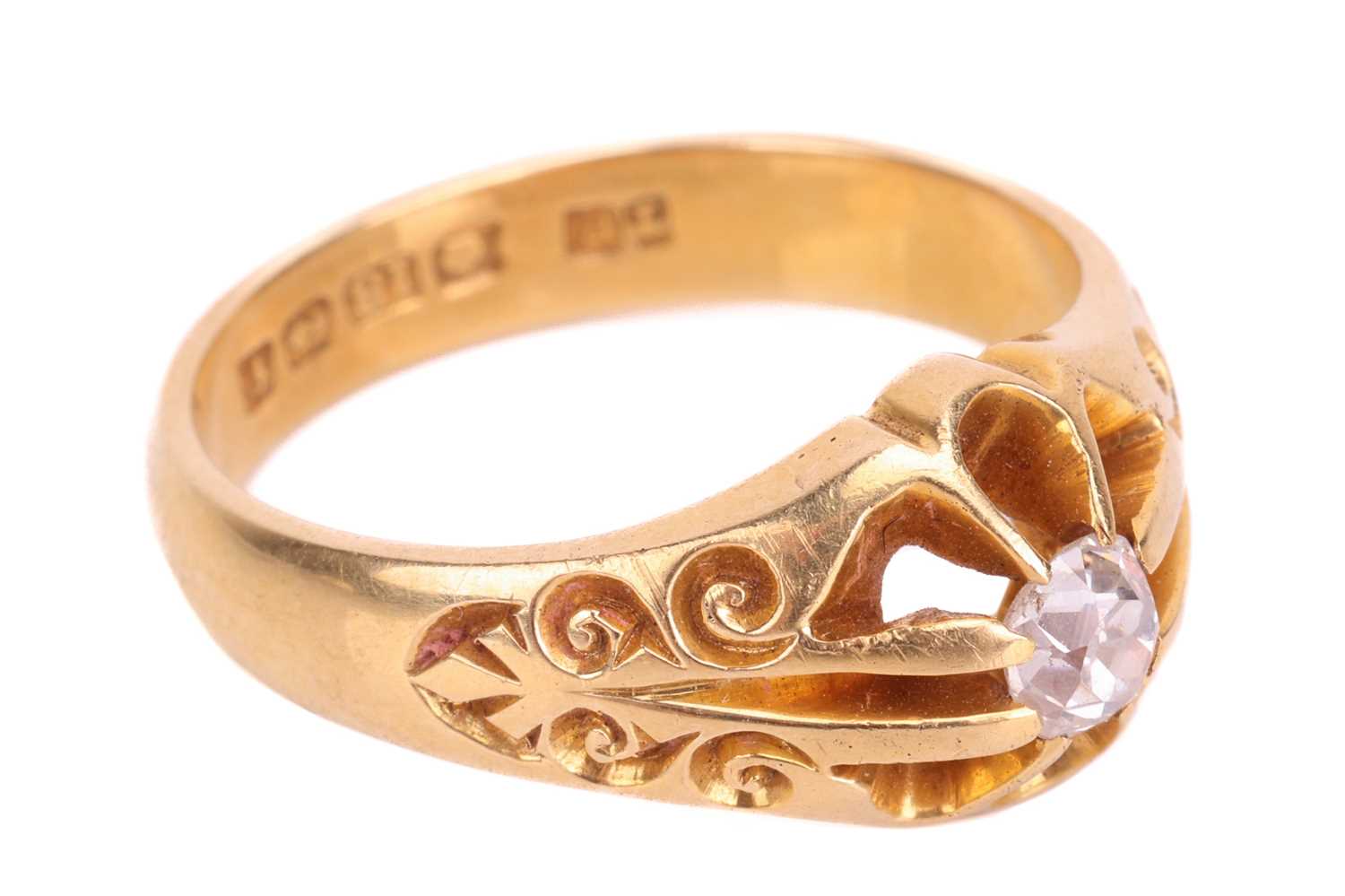 An Edwardian diamond gypsy ring in 18ct yellow gold, comprising a cushion-shaped old-cut diamond of  - Image 2 of 4