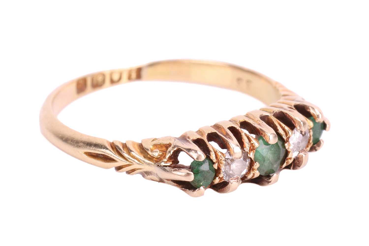 An Edwardian emerald and diamond half-hoop ring in 18ct gold, comprising three graduated circular-cu - Image 3 of 4