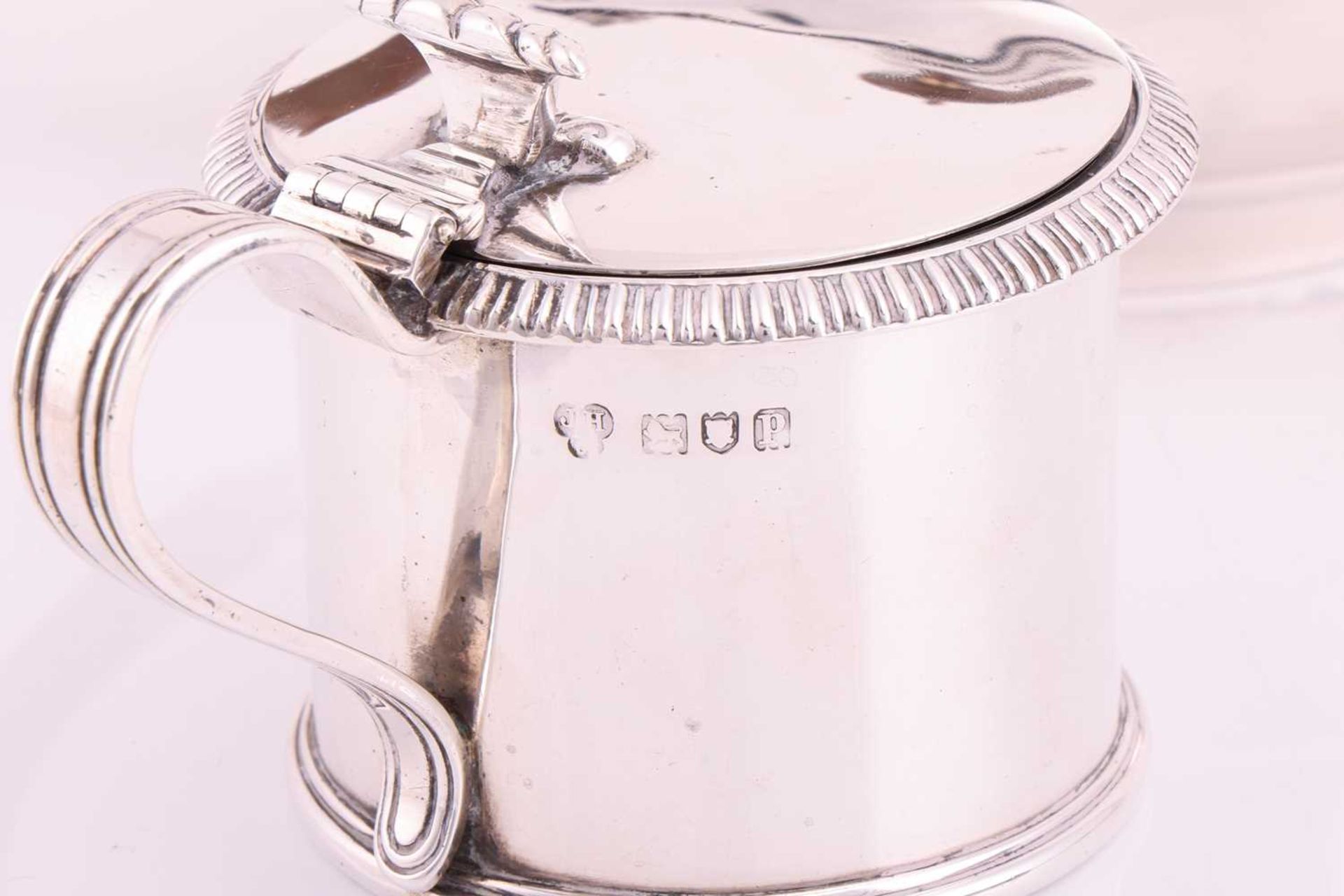 A silver teapot, circular panelled form with fruitwood handle and knop finial to domed cover. Sheffi - Image 5 of 8