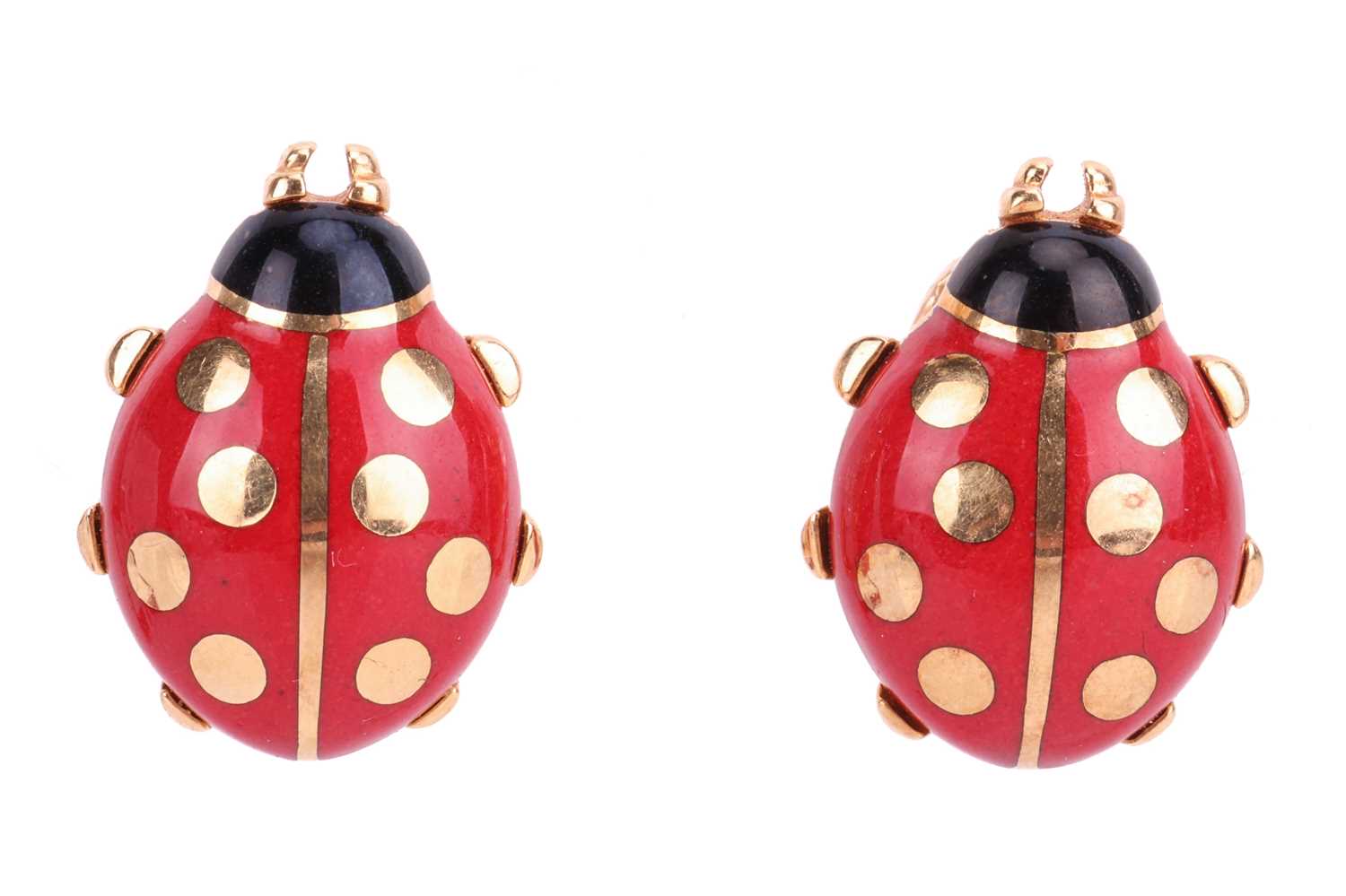 Cartier - a pair of ladybird enamel earrings in 18ct yellow gold, red and black enamel with gold acc - Image 3 of 7