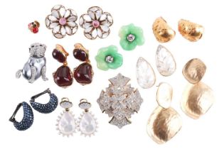 A collection of branded jewellery items comprising a pair of Peggy Daven mother-of-pearl ear clips