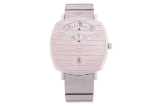 A Gucci Grip in stainless steel Ref: 1574 Model: 1574 Serial: 17907328 Case Material: Steel Case