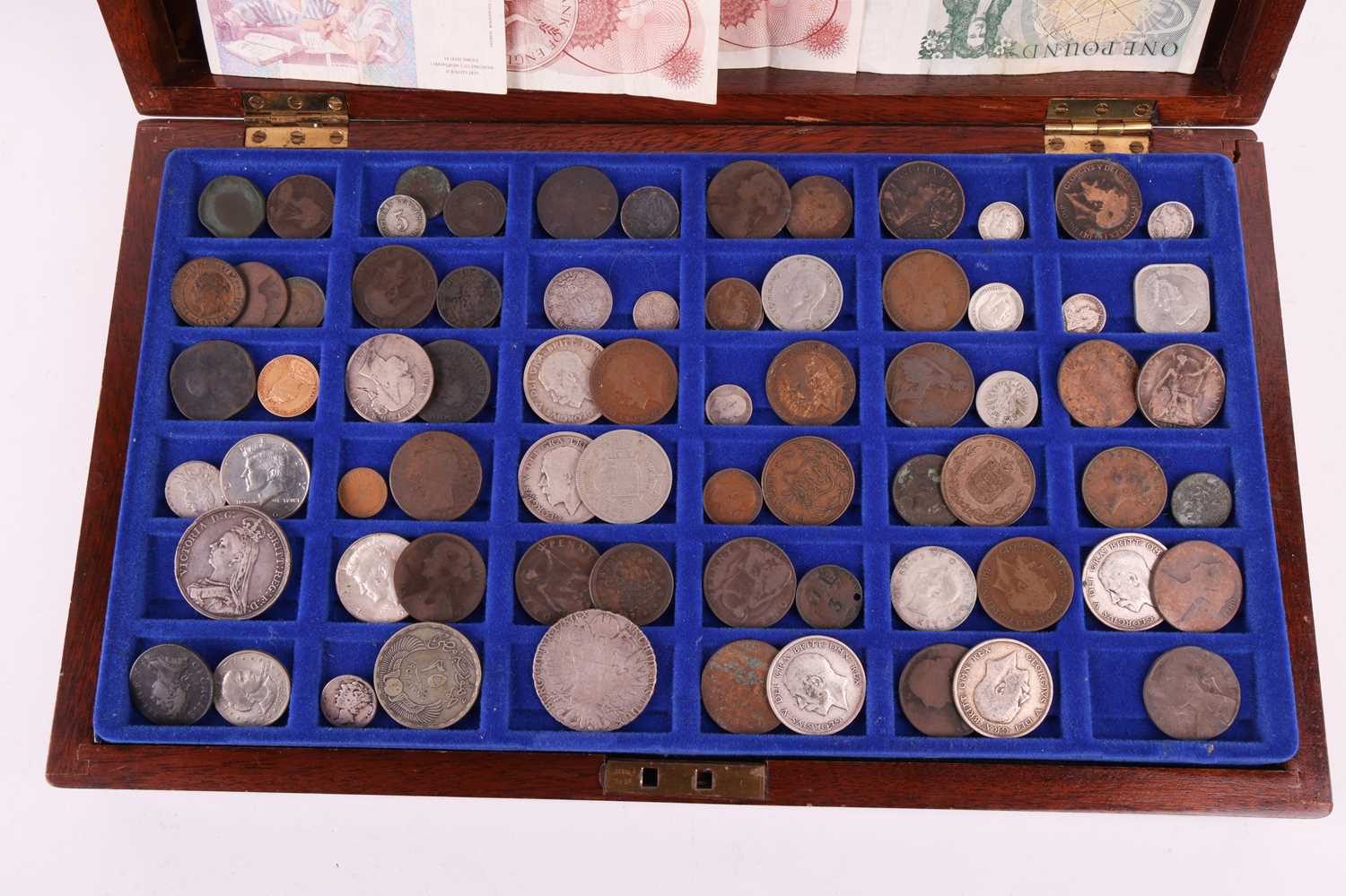 A collection of various coins including low mintage 50p's, £2, Victoria, George V, Russian and 4 ban - Image 4 of 4