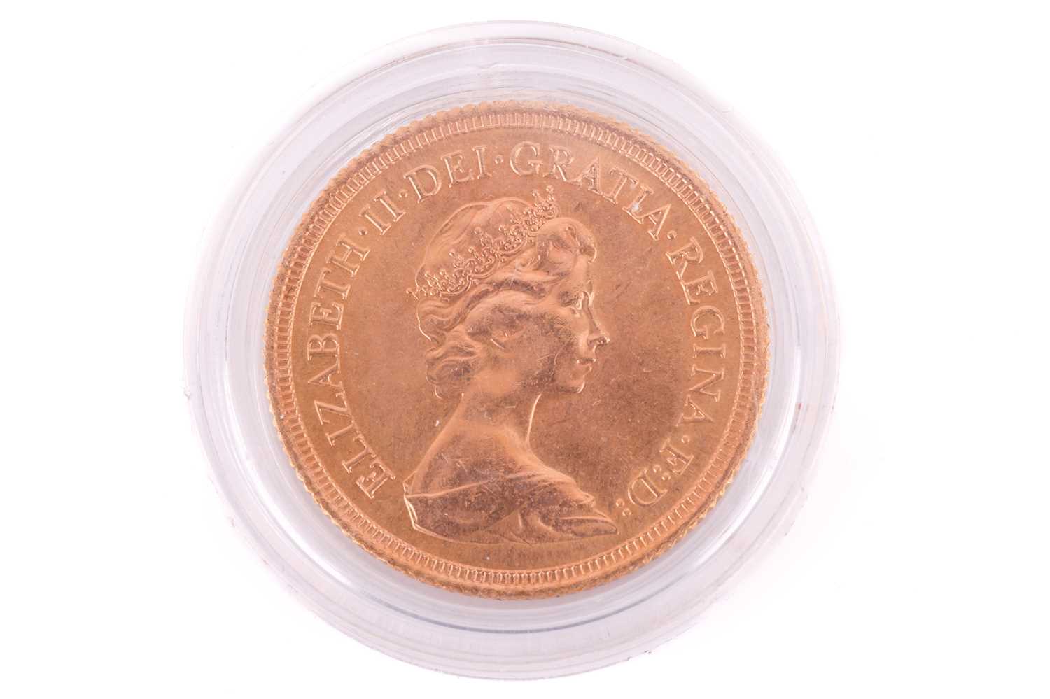 A 1979 Elizabeth II Full-Sovereign with a plastic case, circulated. - Image 2 of 2